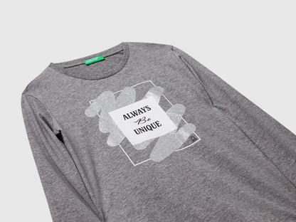 Benetton_Dark Gray_T-Shirt with Glitter Print_35RYC10QE_507_03