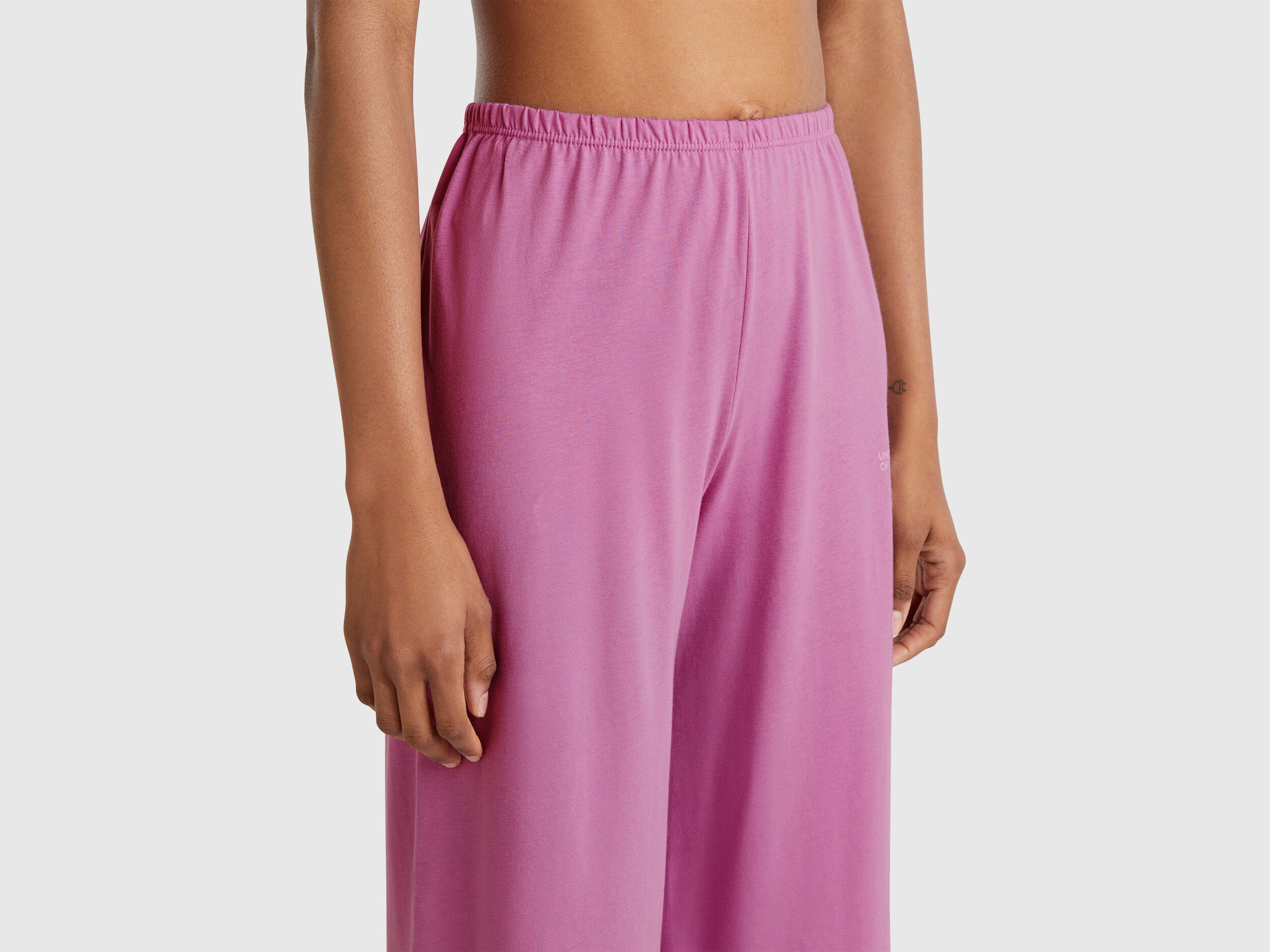Benetton_Loose-Fitting Pyjamas in Pure Cotton_35VB3P03P_3Z4_03