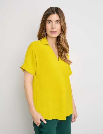 Flowing Blouse With Mid-Length Sleeves And Box Pleat_360004-66411_40220_01