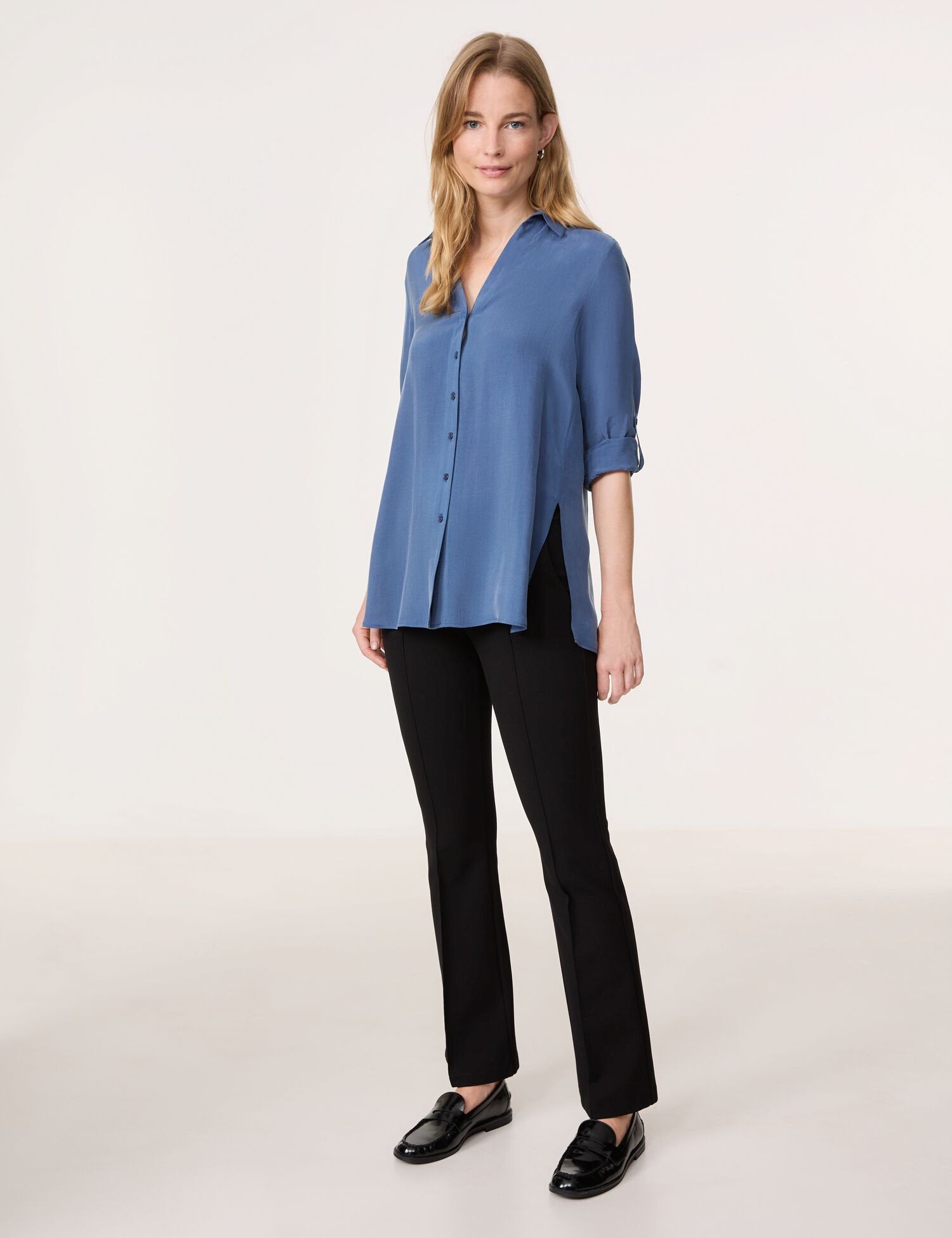 Flowing Blouse With Side Slits_360007-66420_80939_05