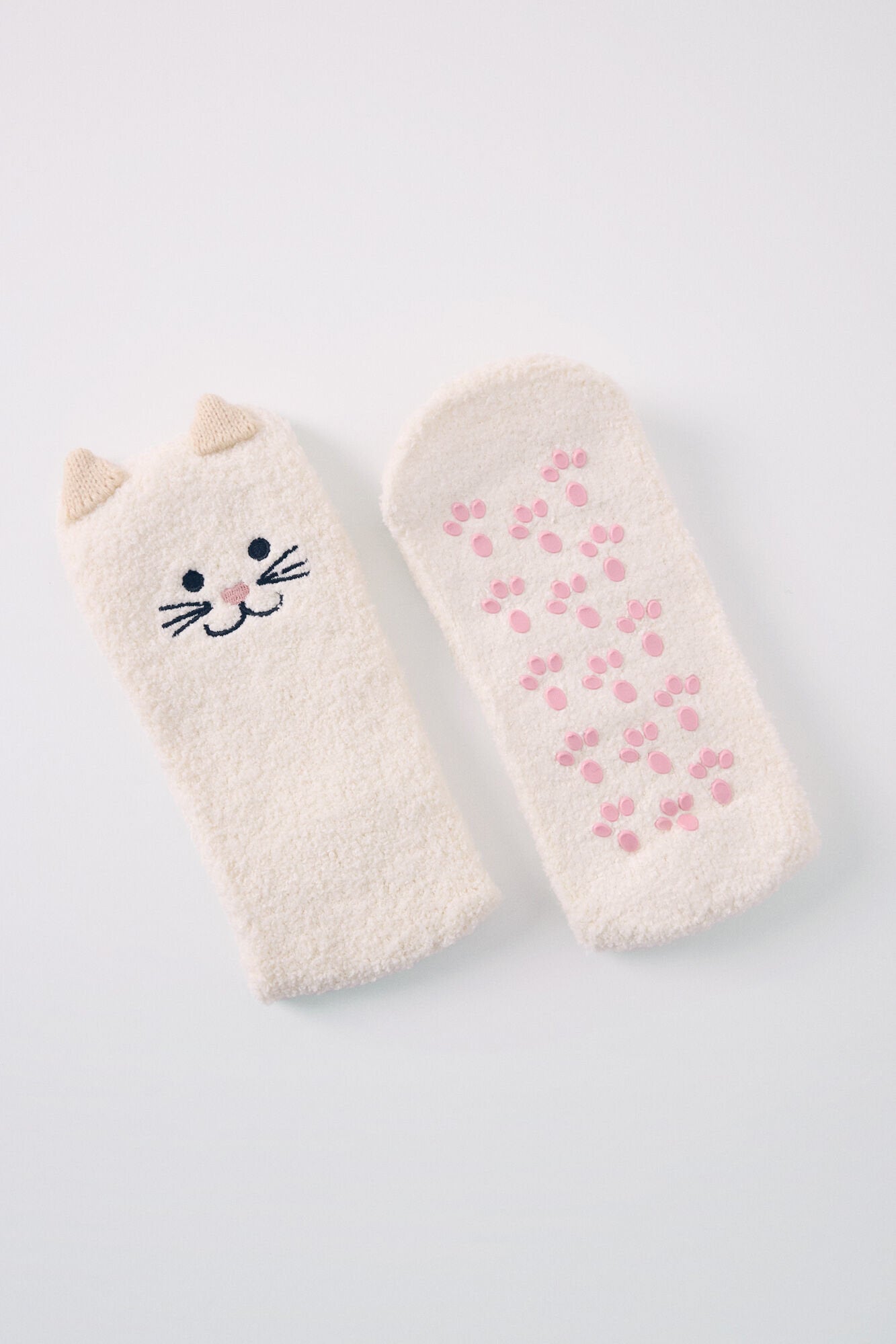 Fluffy Cat Socks_02