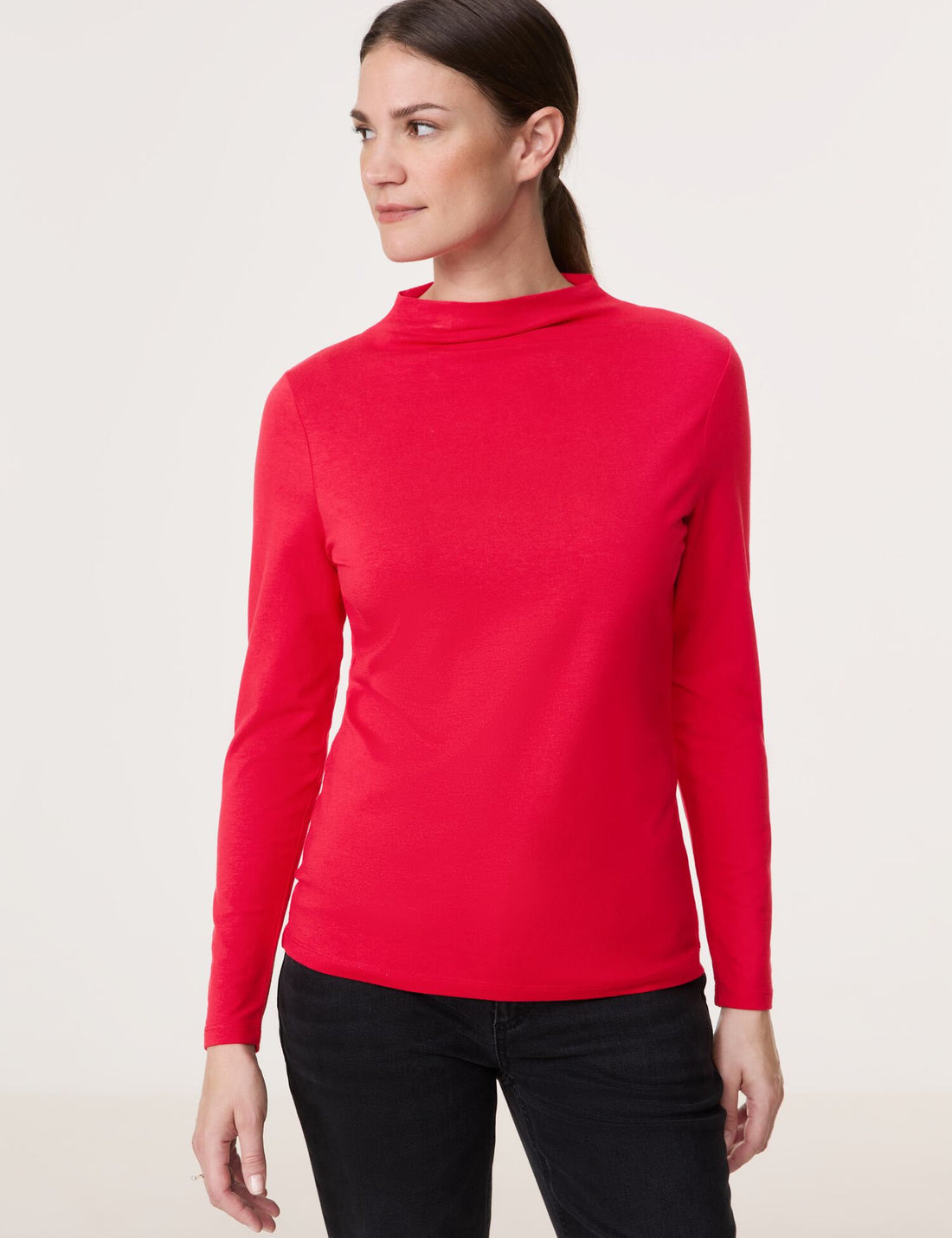 Long-Sleeved Shirt With Turtleneck_01