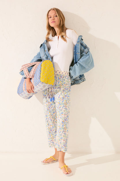 Women Secret_Multicoloured Floral Viscose Capri Trouser_3702229_98_01