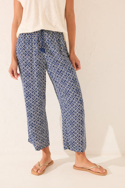 Women Secret_Stamp Print Capri Trouser_3702231_19_02