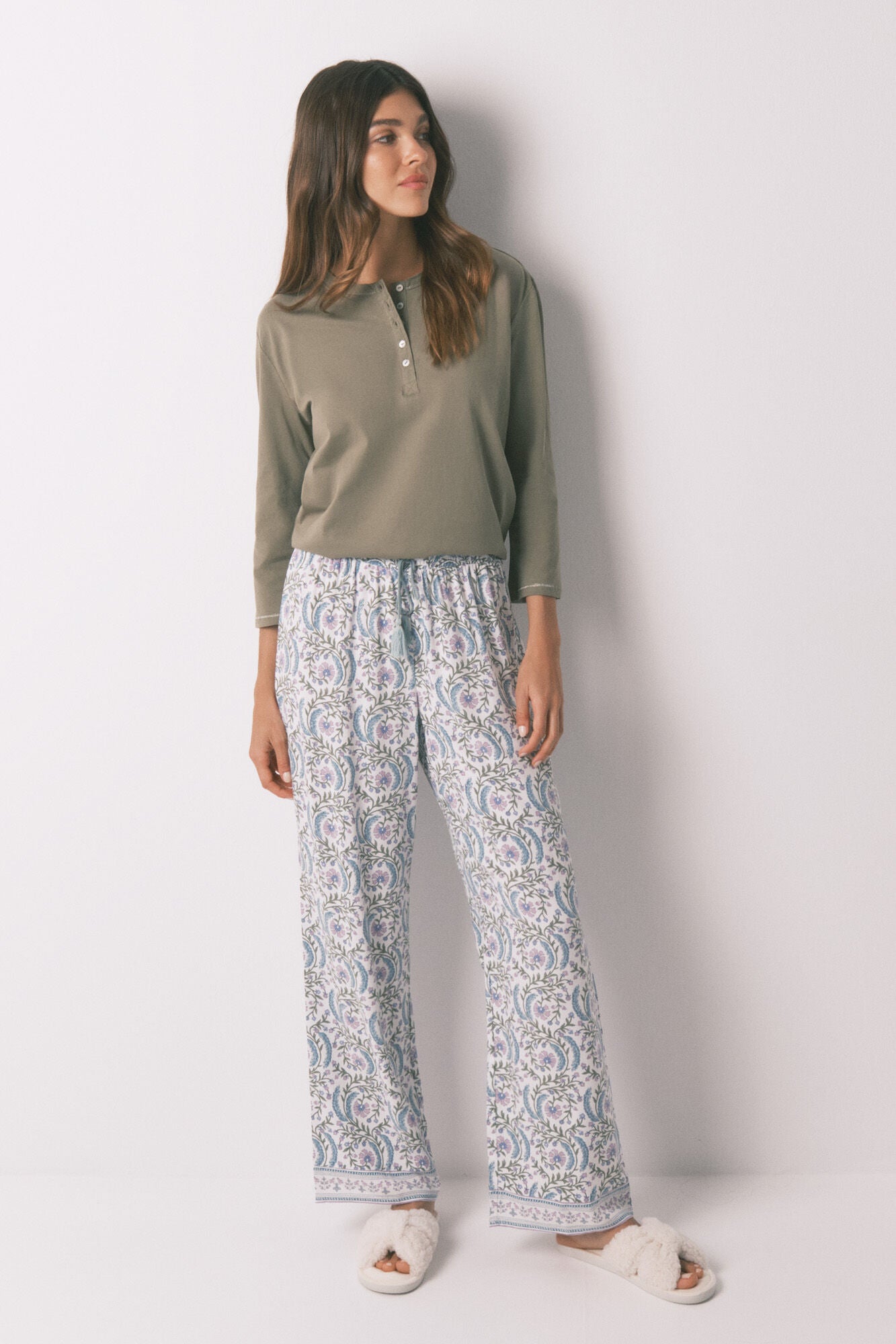 Women Secret_Green_Long Viscose Flower Print Trouser_3702256_23_04