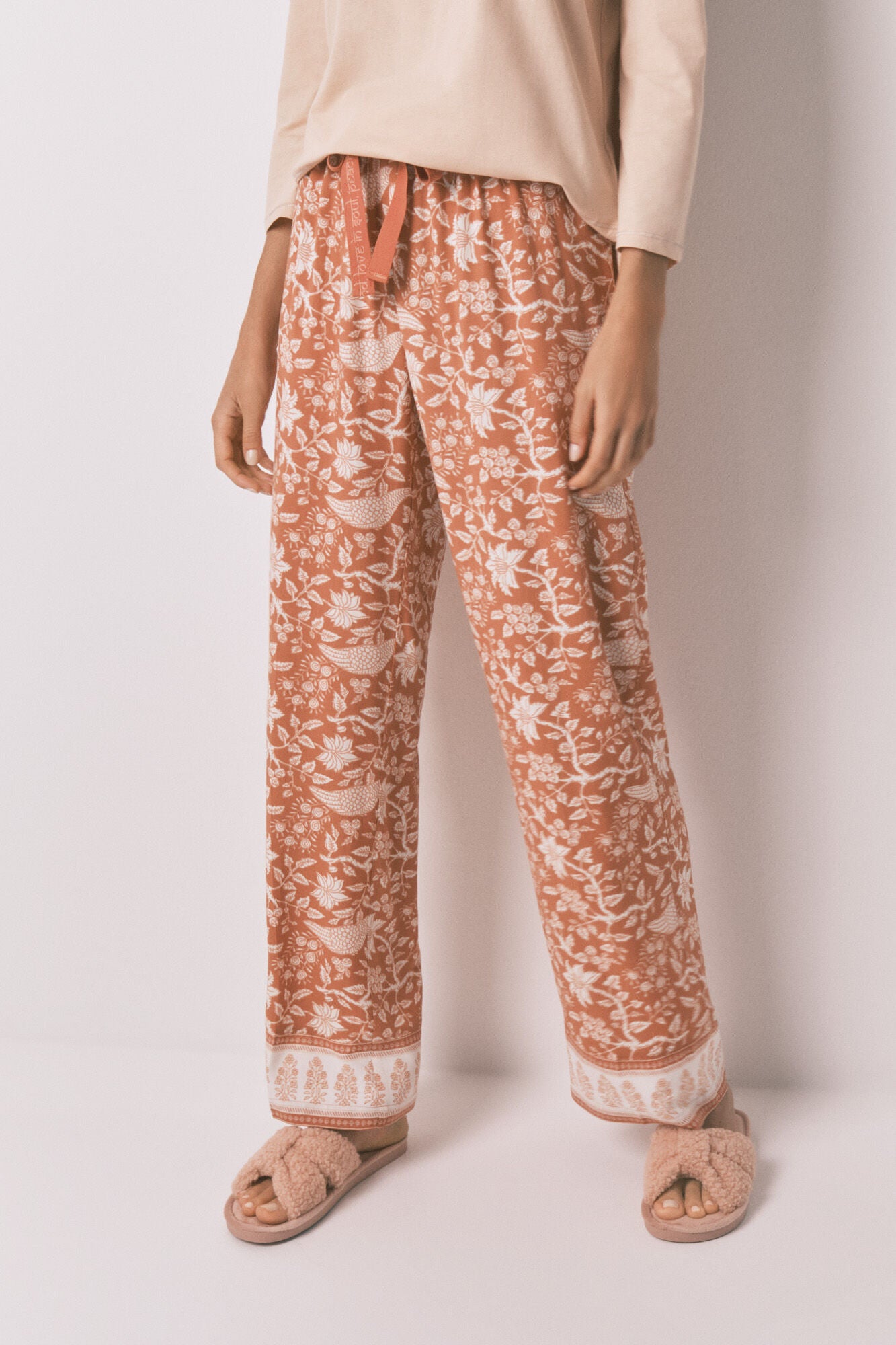 Women Secret_Orange_Long Orange Floral Viscose Trouser_3702258_65_02
