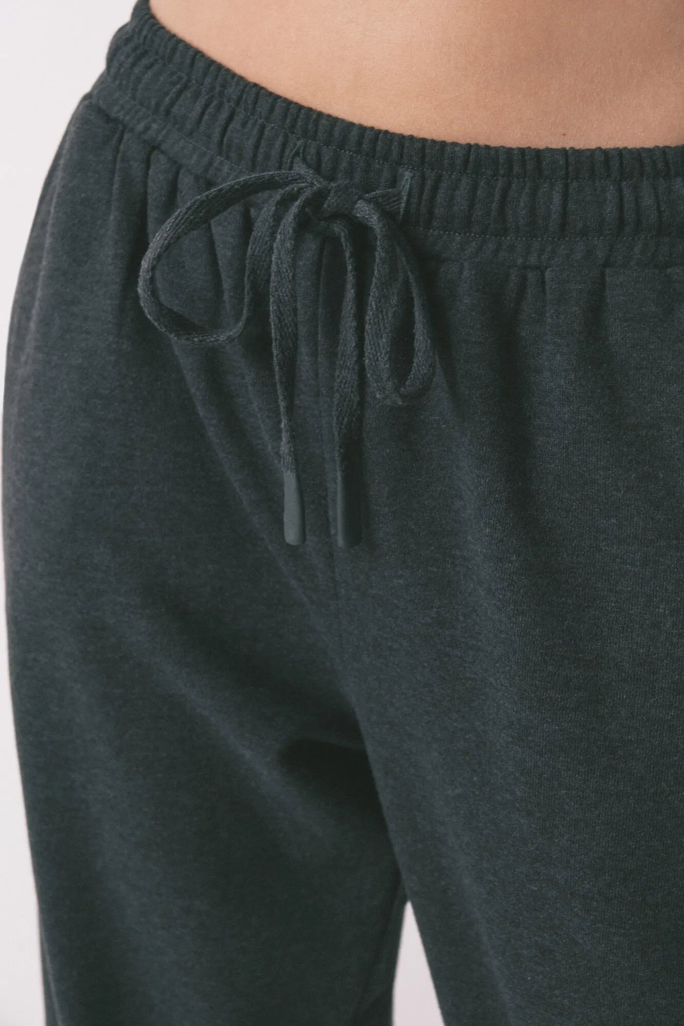 Women Secret_Light Grey_Carrot Long Trouser in Fine Grey Plush_3702264_47_04