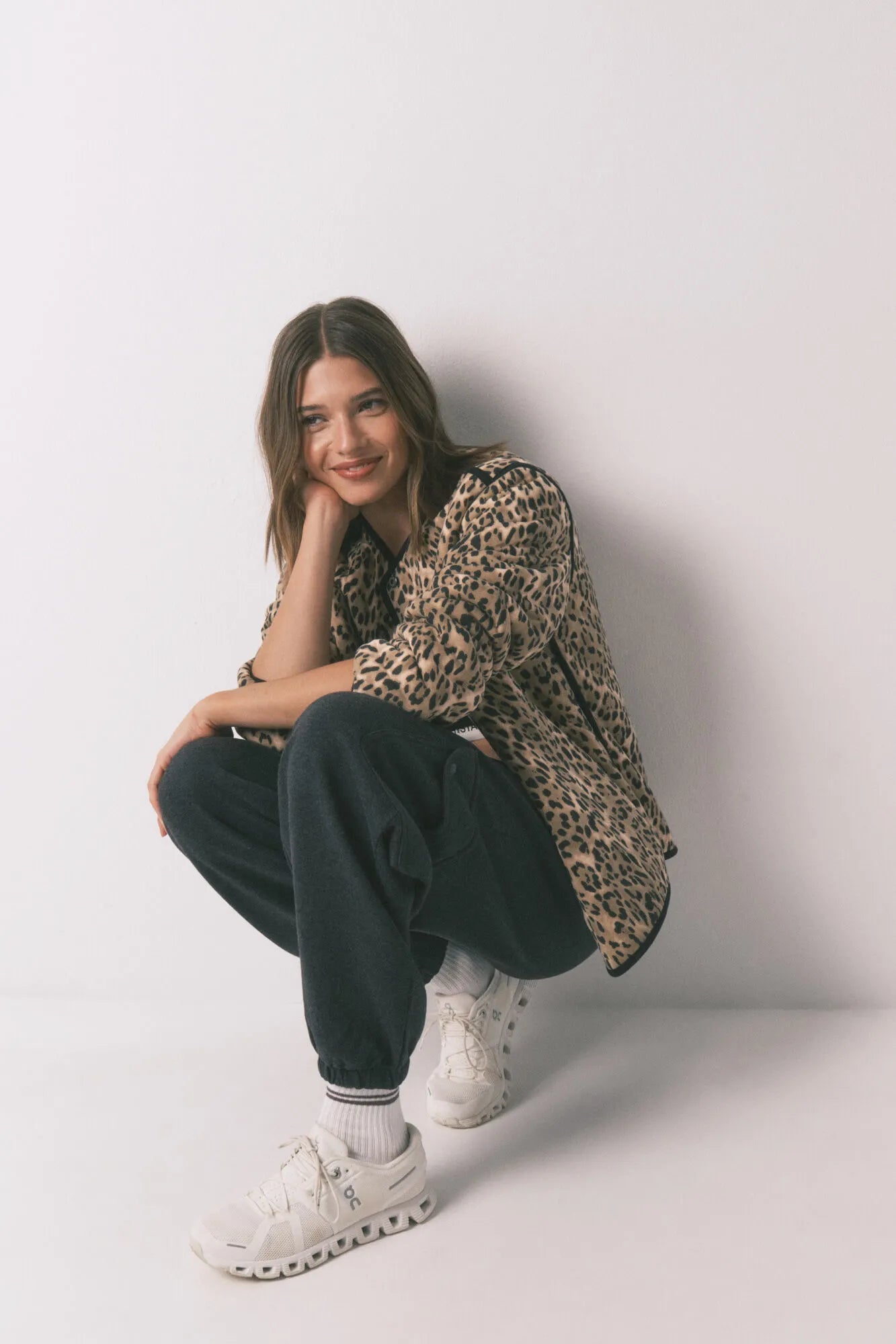 Women Secret_Light Grey_Carrot Long Trouser in Fine Grey Plush_3702264_47_06