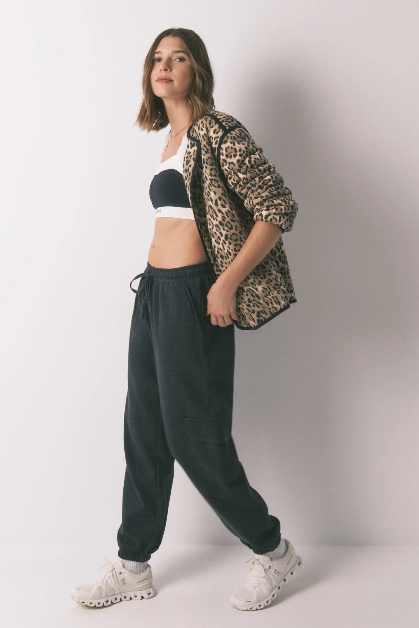 Women Secret_Light Grey_Carrot Long Trouser in Fine Grey Plush_3702264_47_09