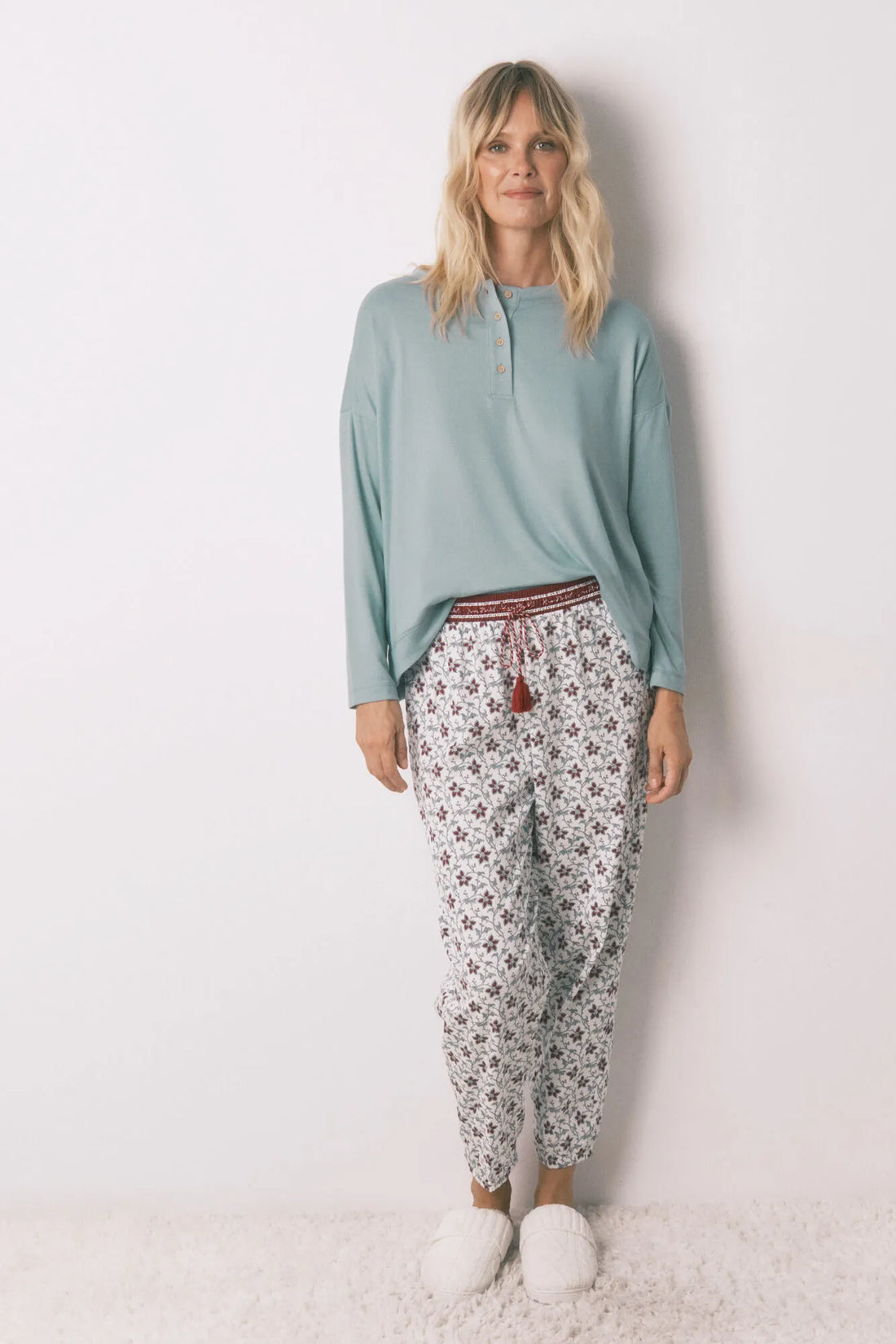 Women Secret_Ivory_100% Cotton Long Trouser with Floral Print_3702283_96_01