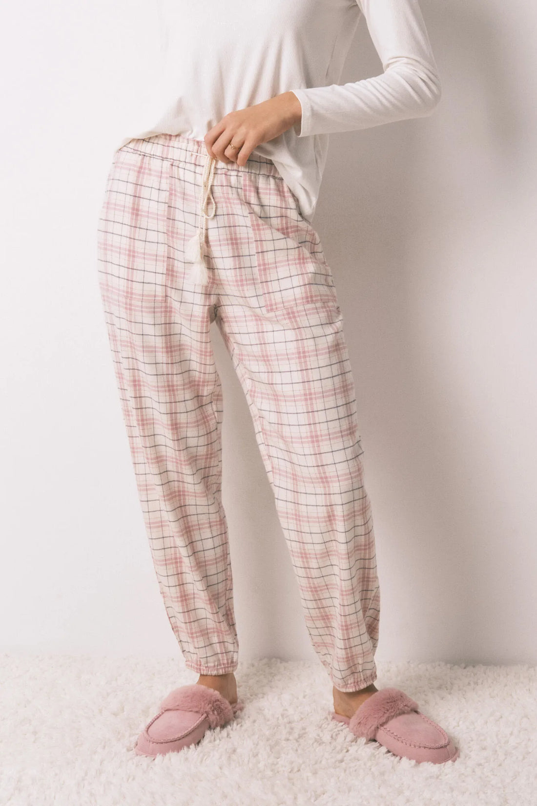 Women Secret_Pink_Long Pink Flannel Trouser with a Plaid Print_3702284_73_02