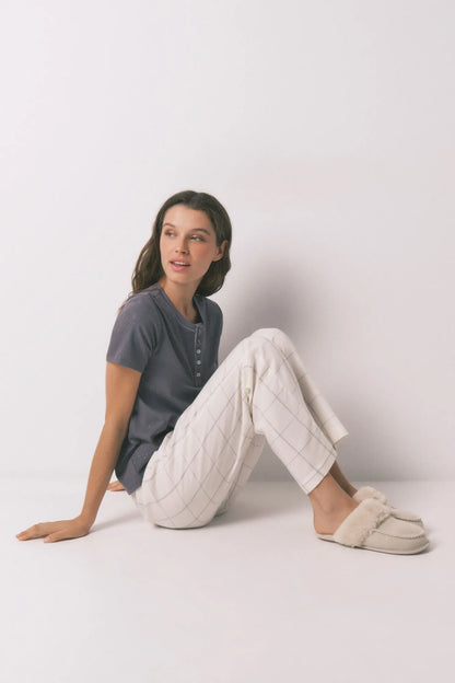 Women Secret_Ivory_Long White Flannel Trouser with a Checkered Print_3702285_96_01