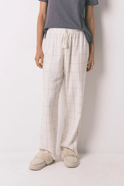Women Secret_Ivory_Long White Flannel Trouser with a Checkered Print_3702285_96_03