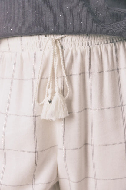 Women Secret_Ivory_Long White Flannel Trouser with a Checkered Print_3702285_96_04