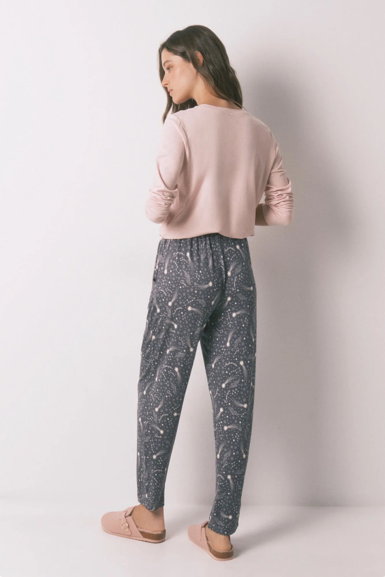 Women Secret_Charcoal Grey_Long Warm Jersey-Knit Trouser with Soft Grey Stars_3702292_40_04