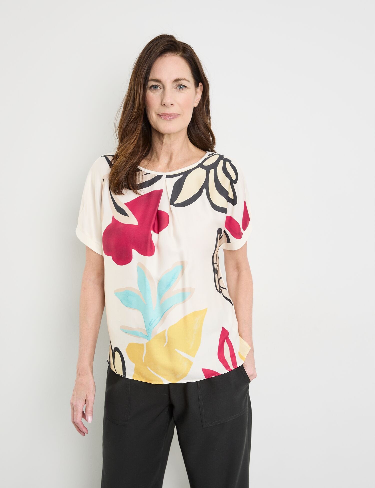 Short Sleeve Top With Fabric Panelling_370269-35019_9048_03
