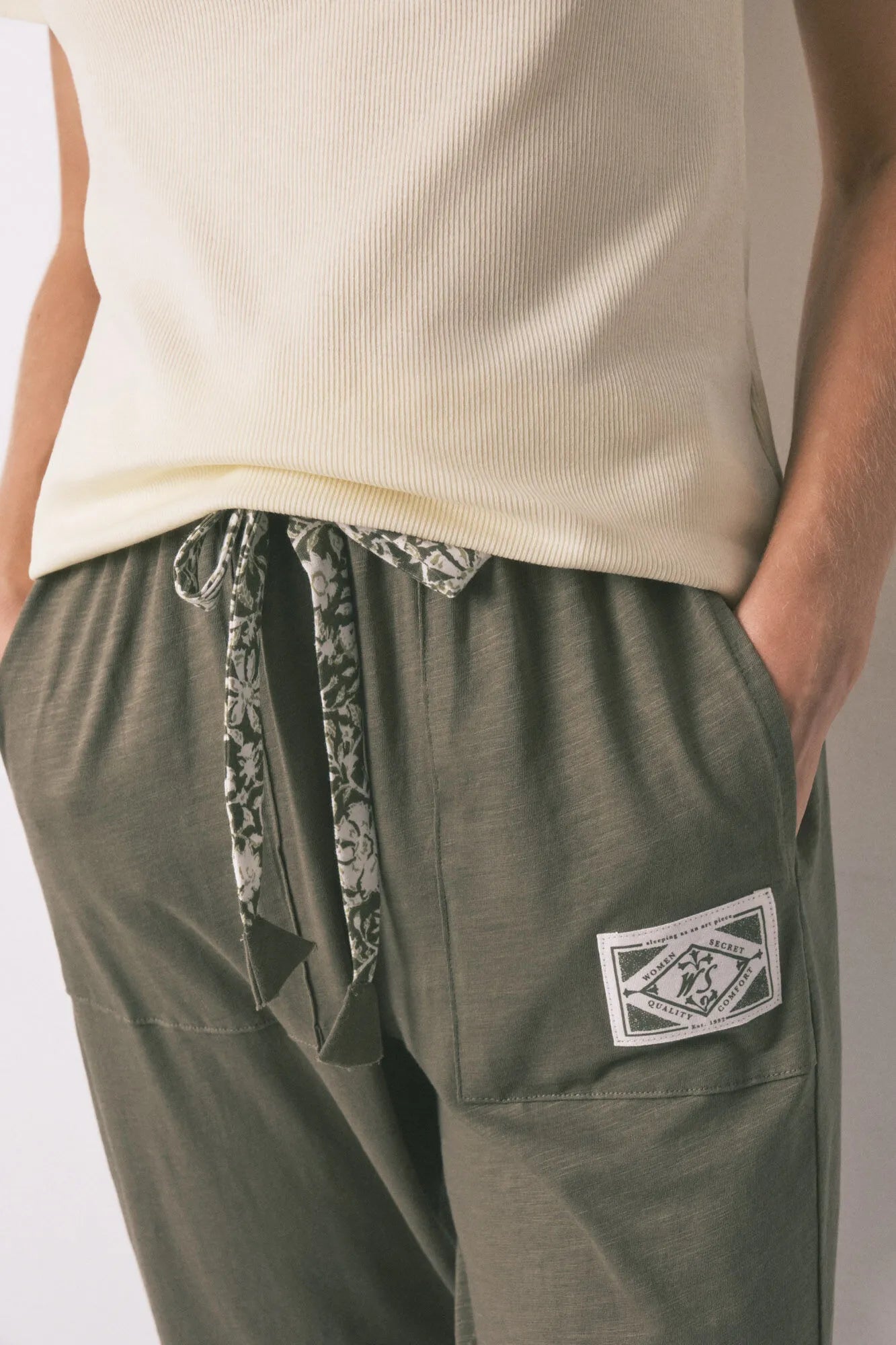 Women Secret_Dark Khaki_Green Cotton Long Trousers_3703222_91_03