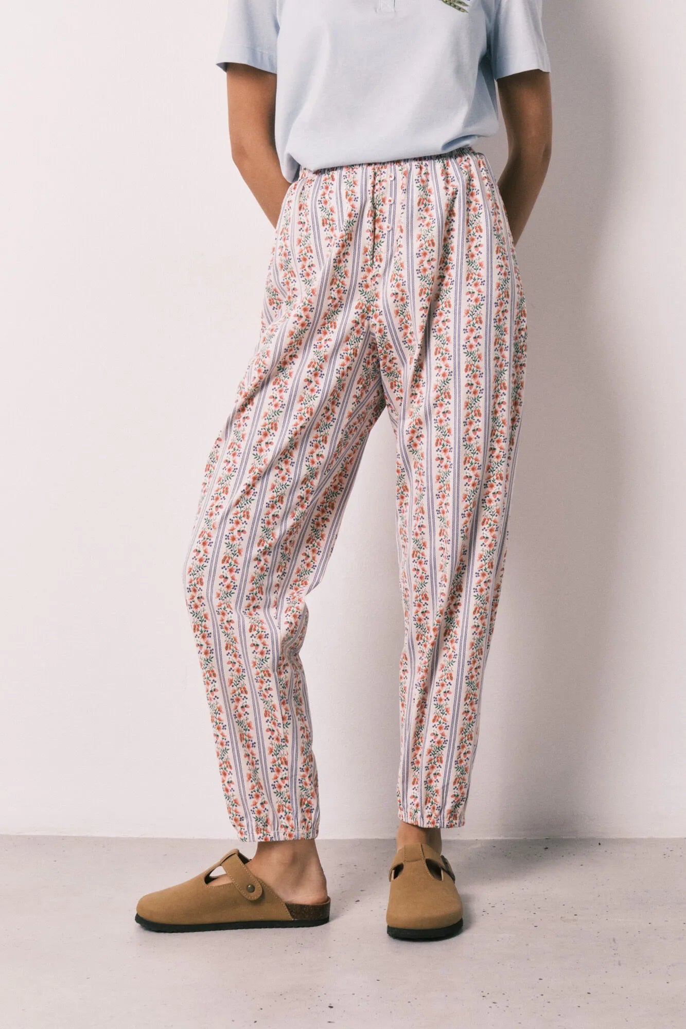 Women Secret Pink Women Floral Print 100% Cotton Carrot Trousers SKU: 3703230_73 Image 02
