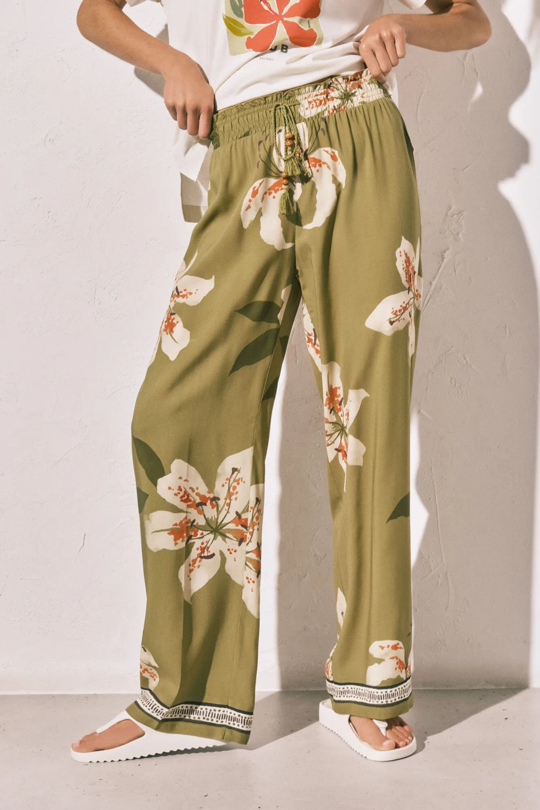 Women Secret Green Print Women Floral Print Long Trousers SKU: 3703249_29 Image 02