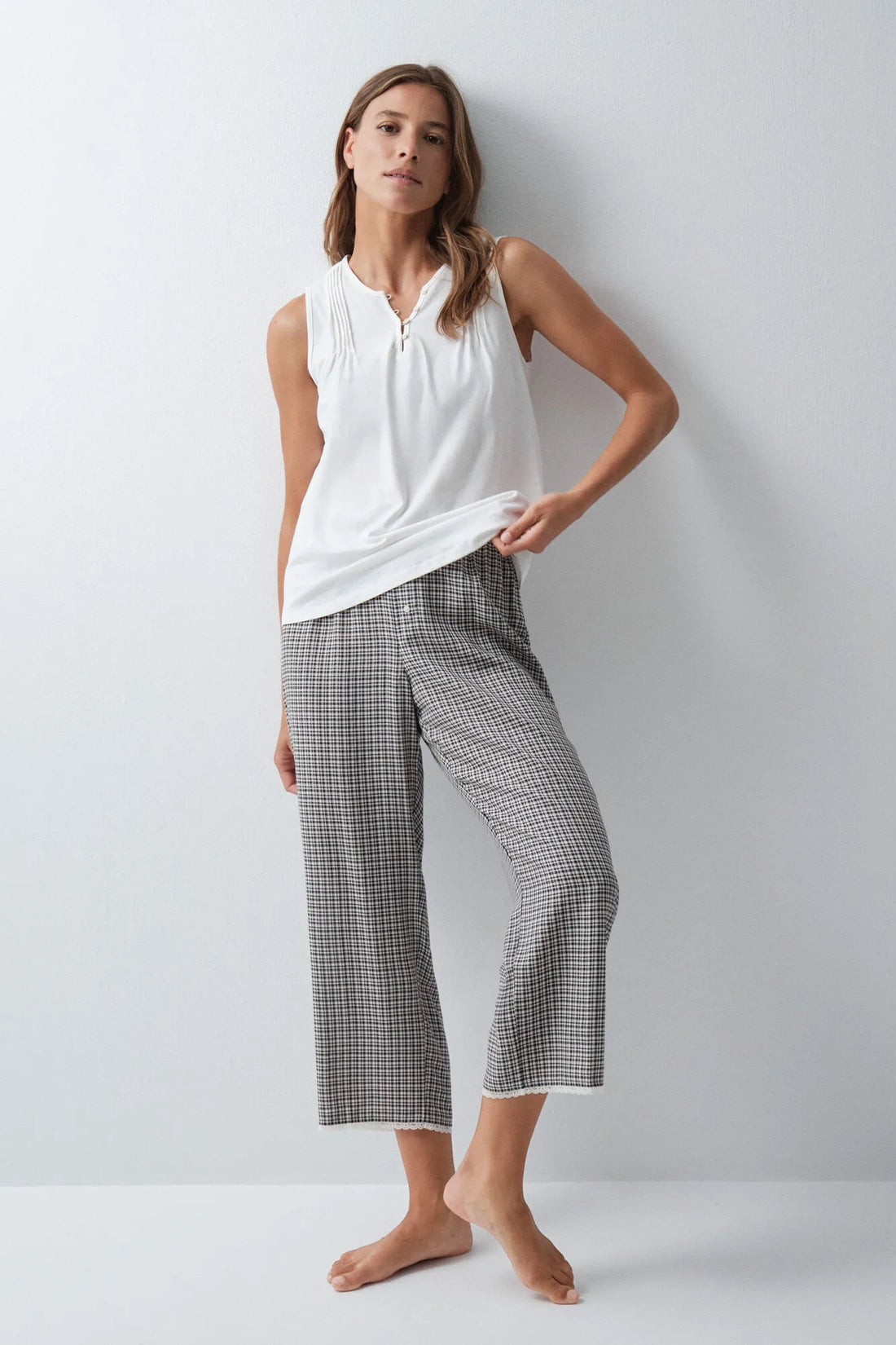 Women Secret Black Women Plaid Capri Trousers with Lace Hems SKU: 3704554_01 Image 02