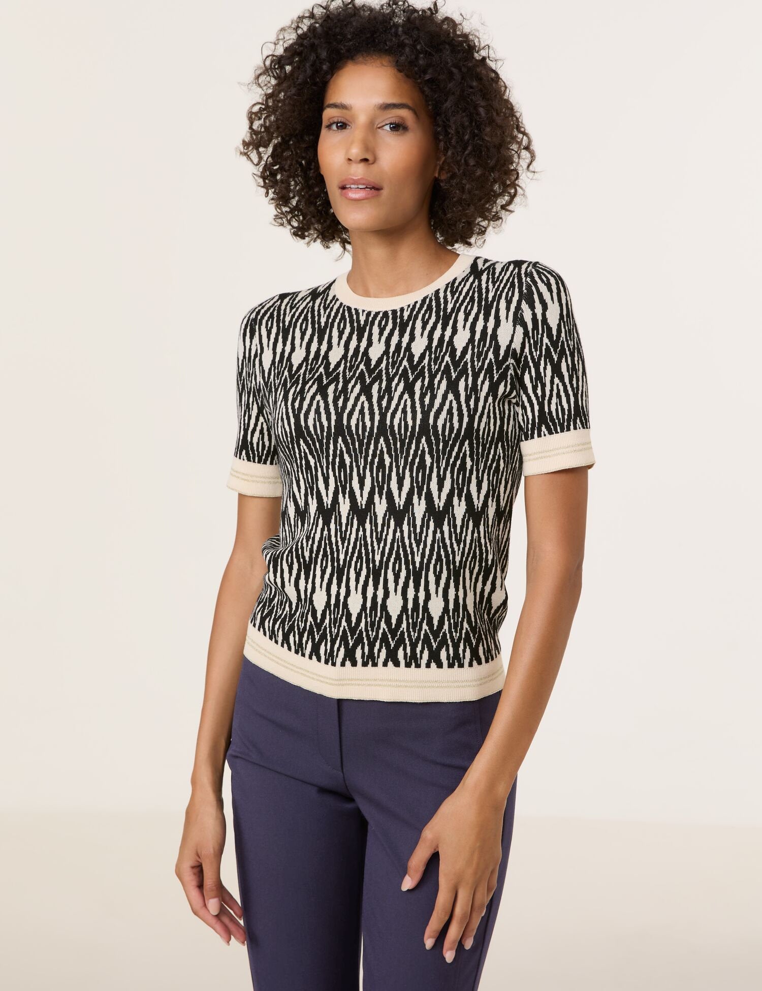 Short Sleeve Pullover With All Over Print_370502-44705_1175_01