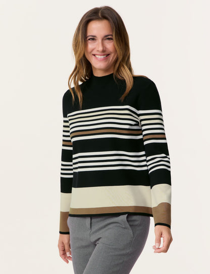 Turtle Neck Pullover With Stripes_370553-44713_1117_01