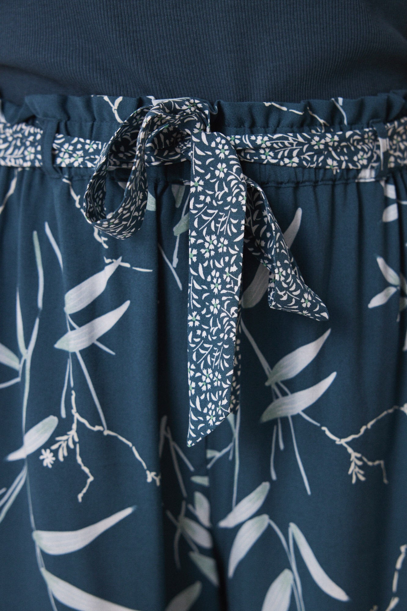 Viscose Lounge Pants With Leaf Print_02