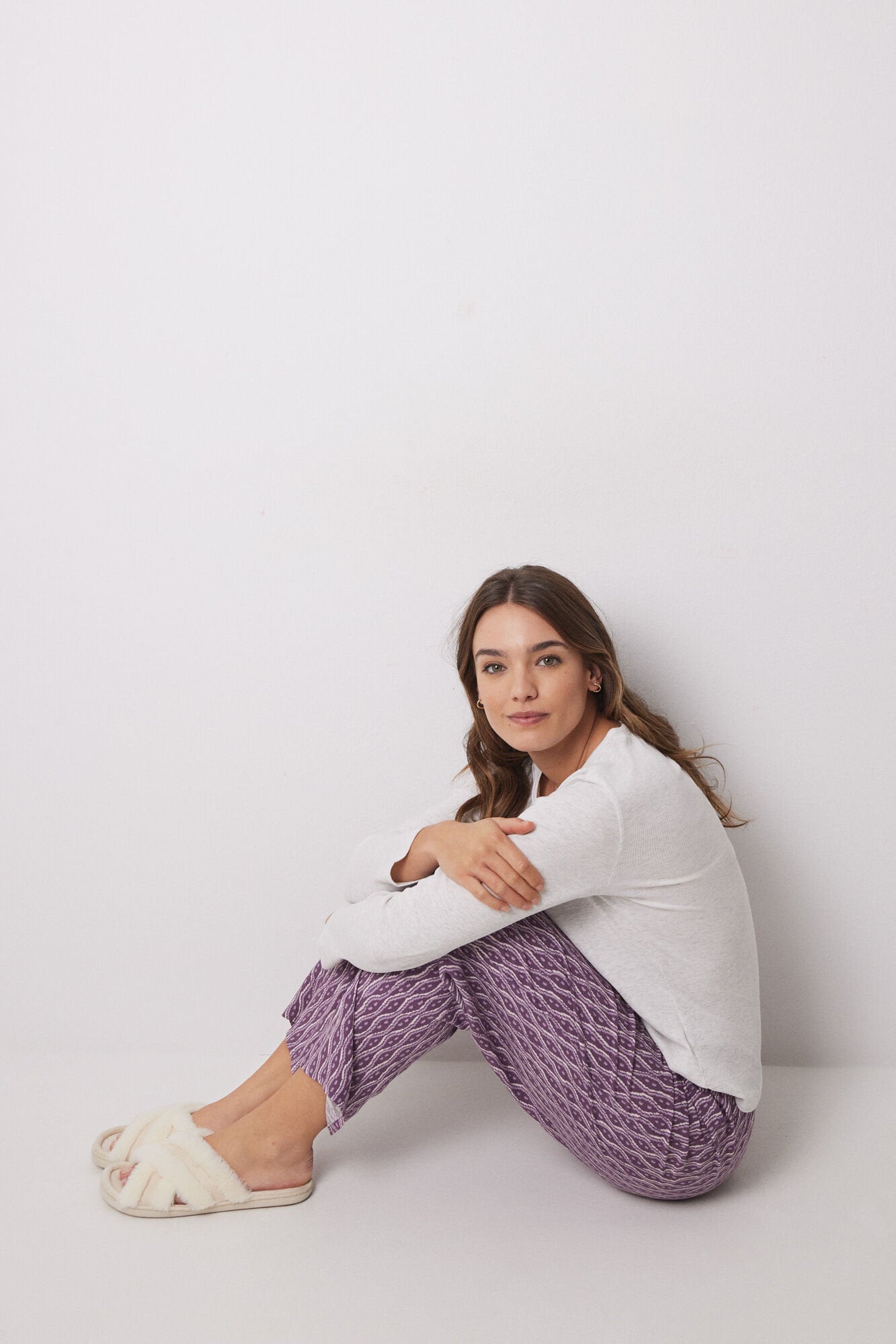 Women Secret_Viscose Carrot Trousers with Ikat Print_3709650_75_01