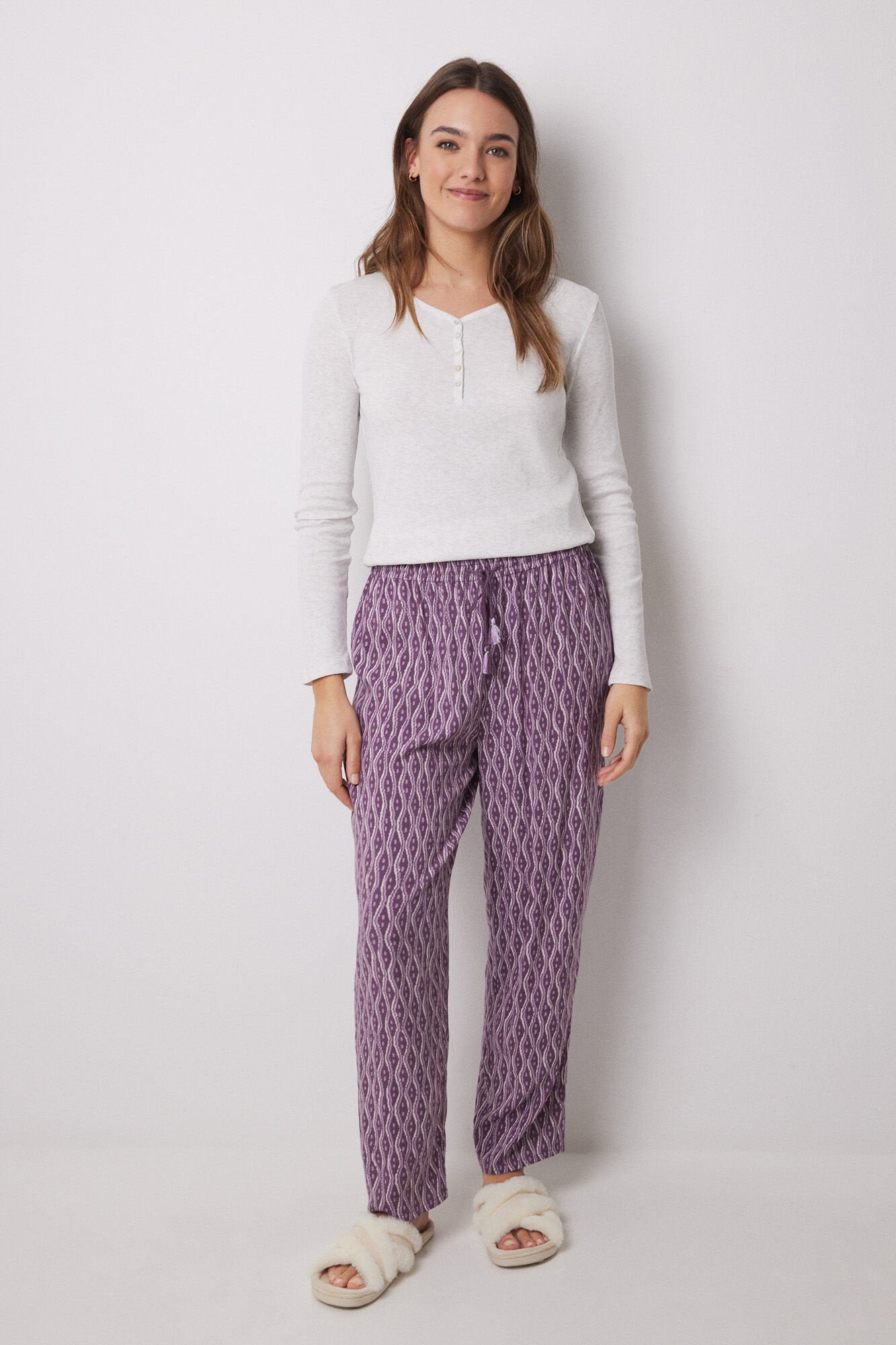 Women Secret_Viscose Carrot Trousers with Ikat Print_3709650_75_03