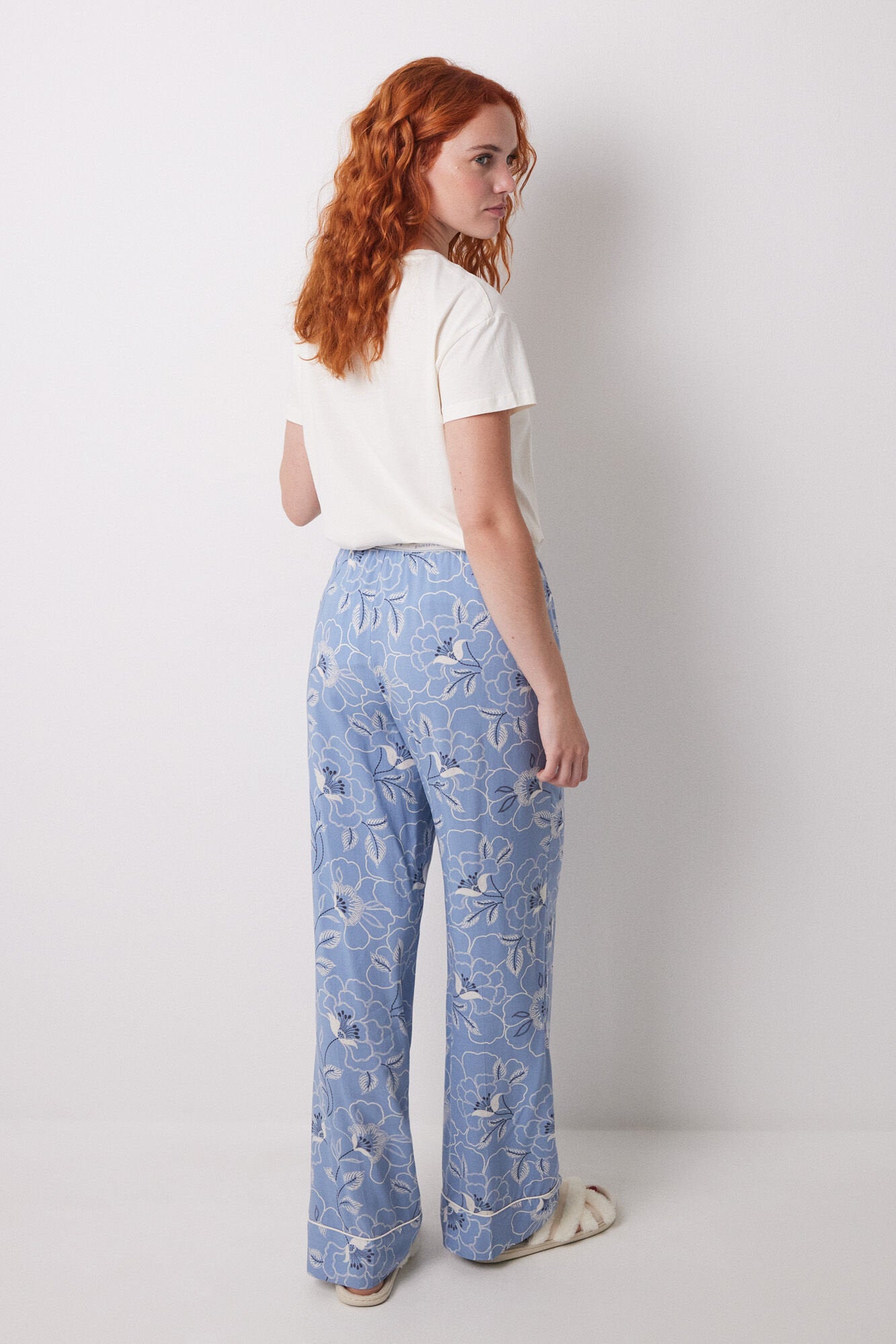 Women Secret_Long Trouser with Blue Flower Print_3709651_17_04