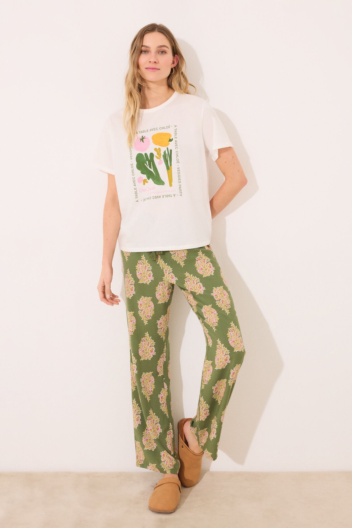 Women Secret_Long Lounge Trouser with Viscose Flowers_3709658_29_01
