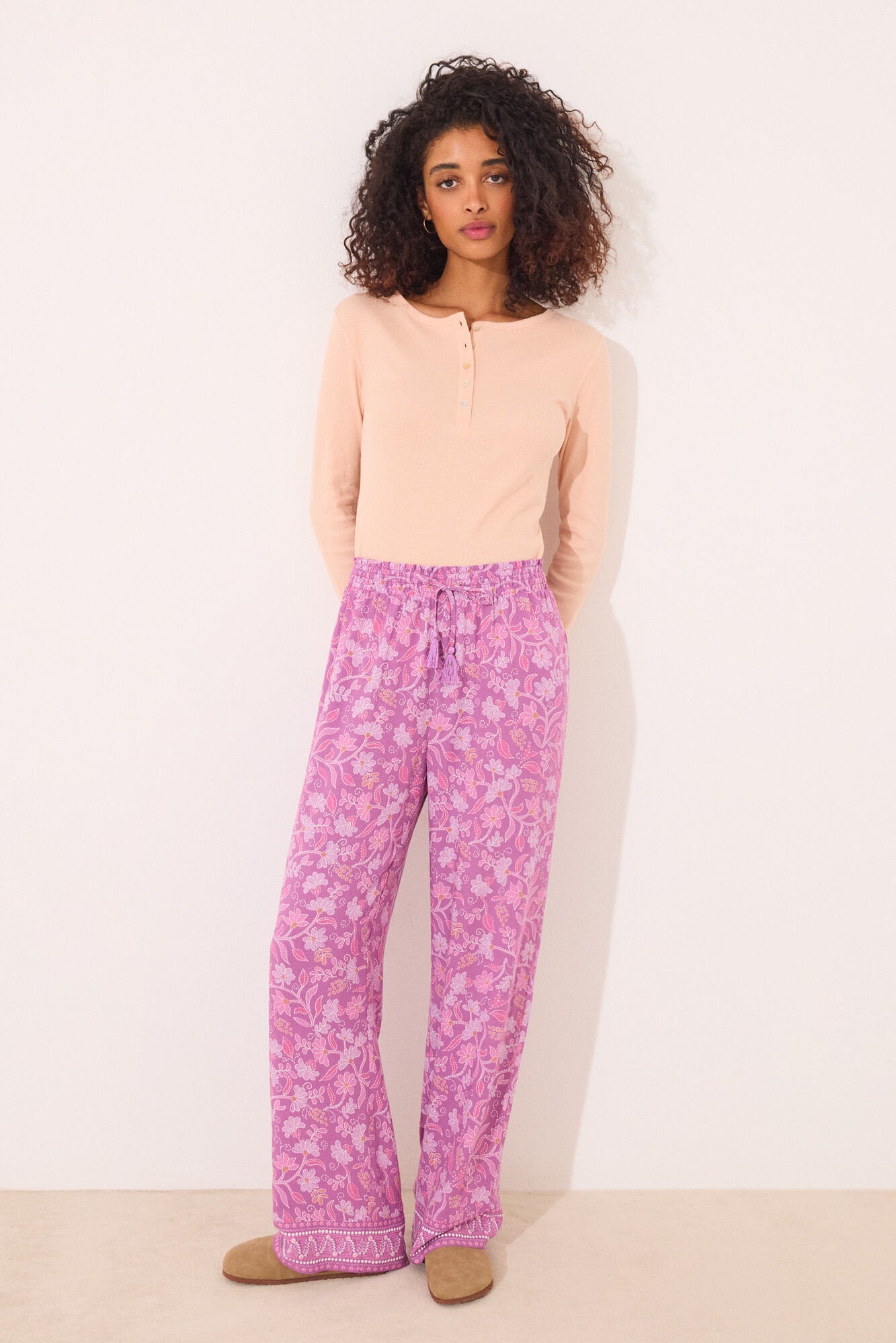 Women Secret_Long Viscose Trouser with Boho Floral Print_3709659_79_06