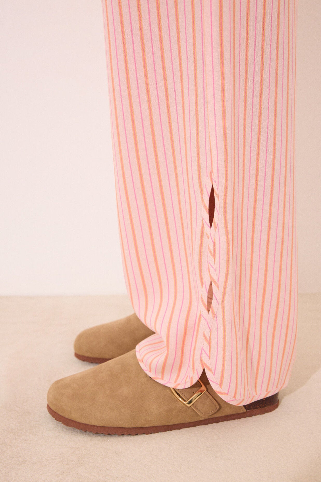 Women Secret_Long Viscose Trouser with Striped Print_3709660_73_04