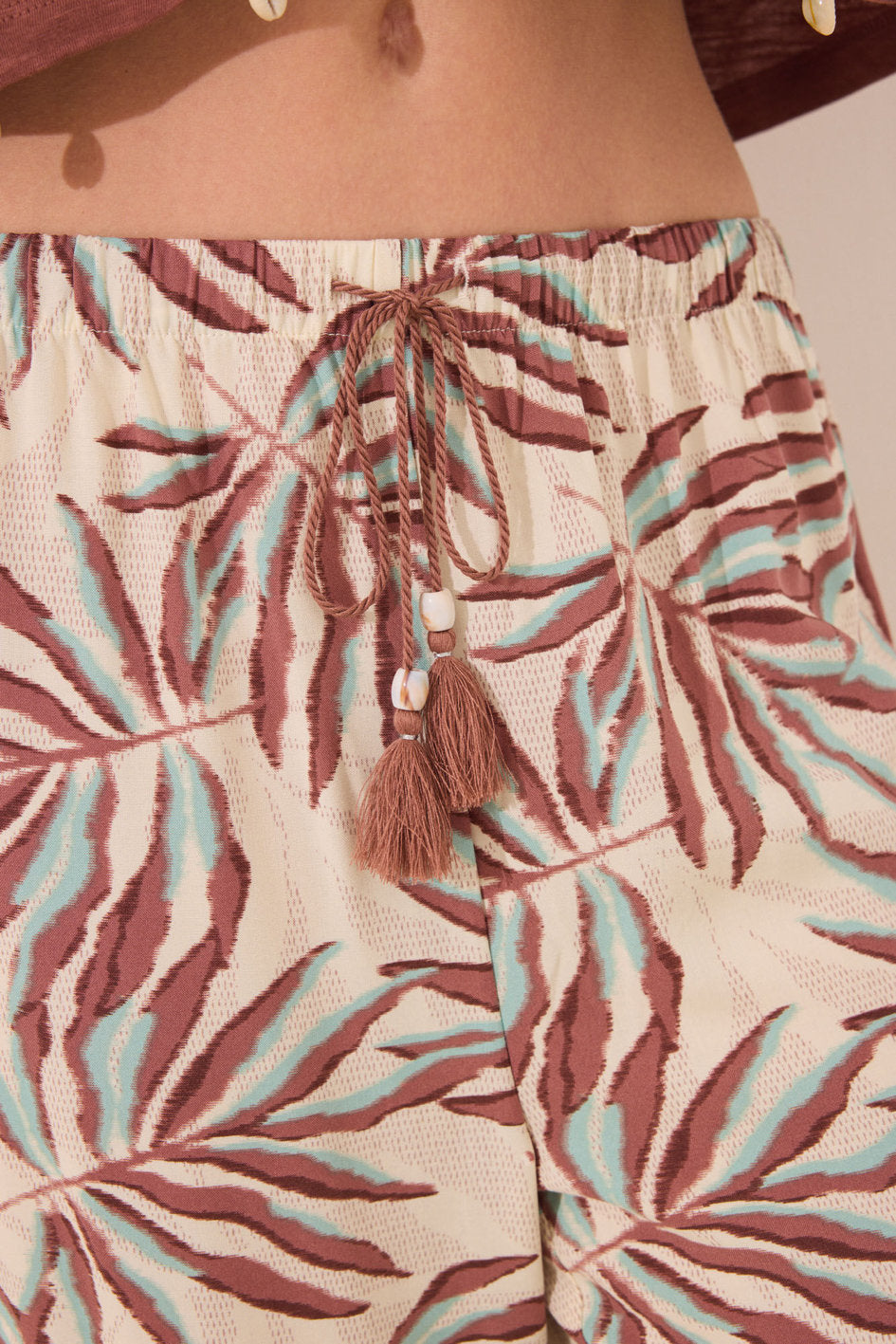 Women Secret_Brown Leaf Print Viscose Trouser_3709670_22_03