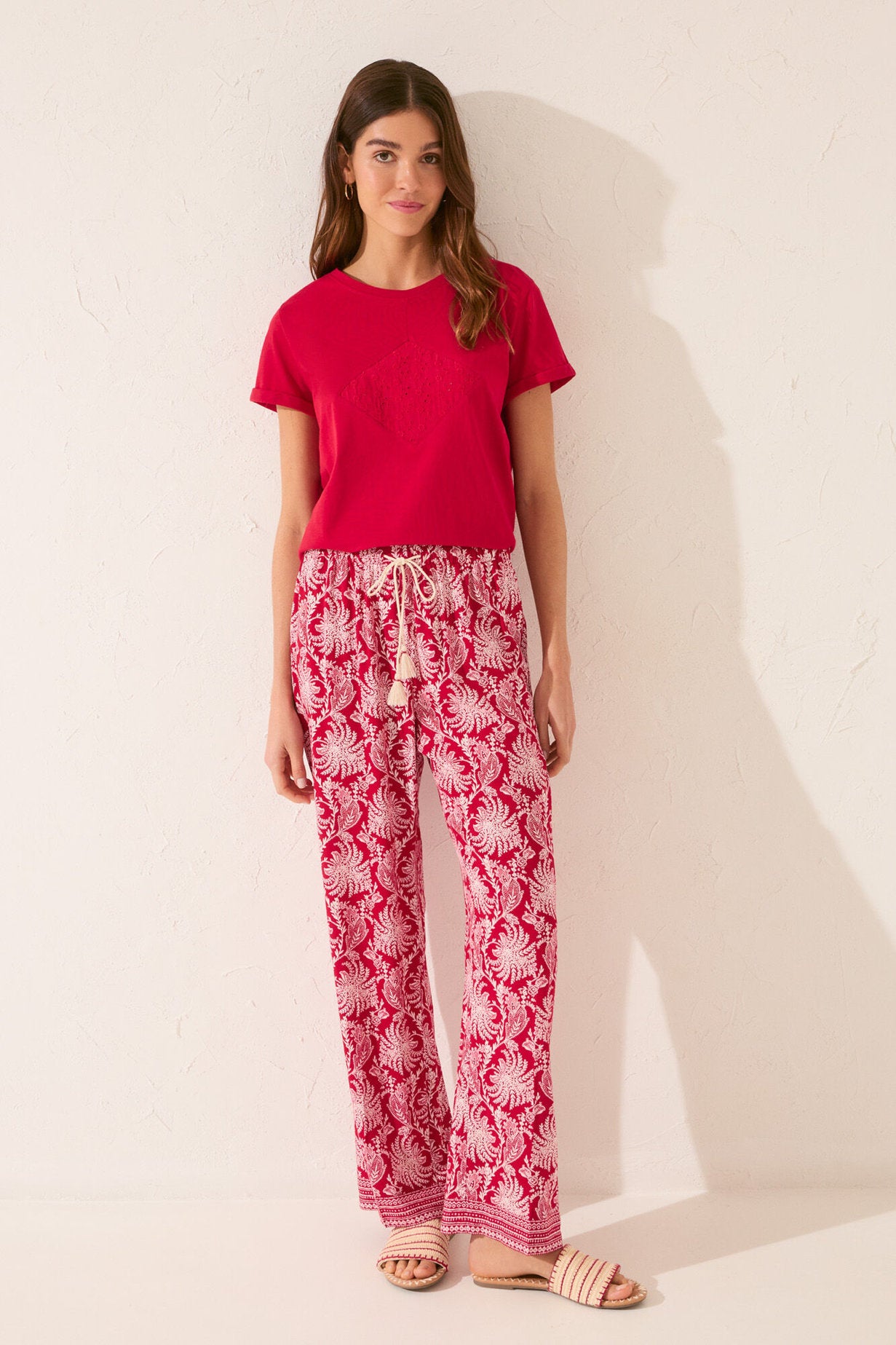Women Secret_Long Viscose Trouser with Red Leaf Print_3709677_69_06