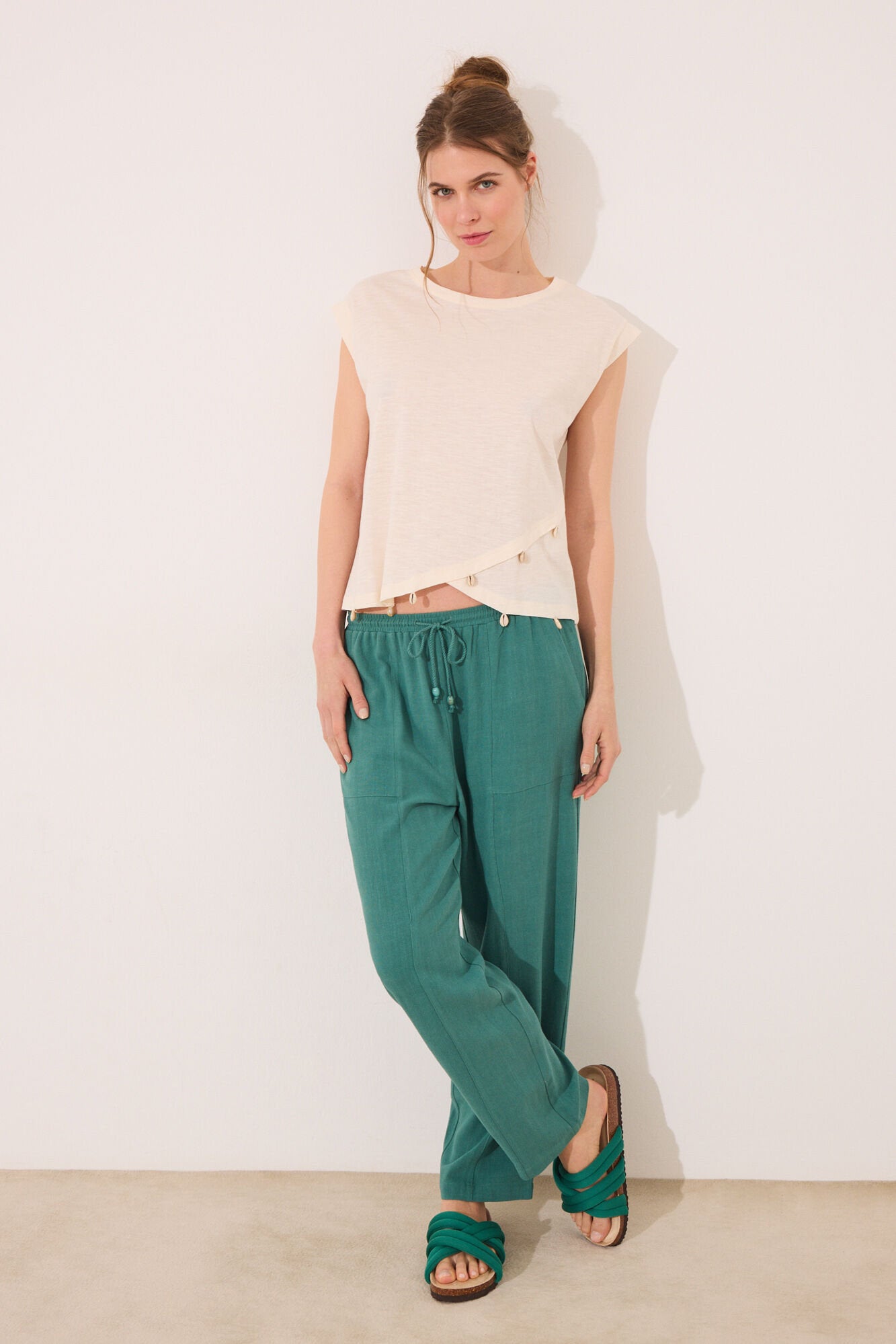 Women Secret_Capri Trouser Linen and Green Viscose_3709681_27_02