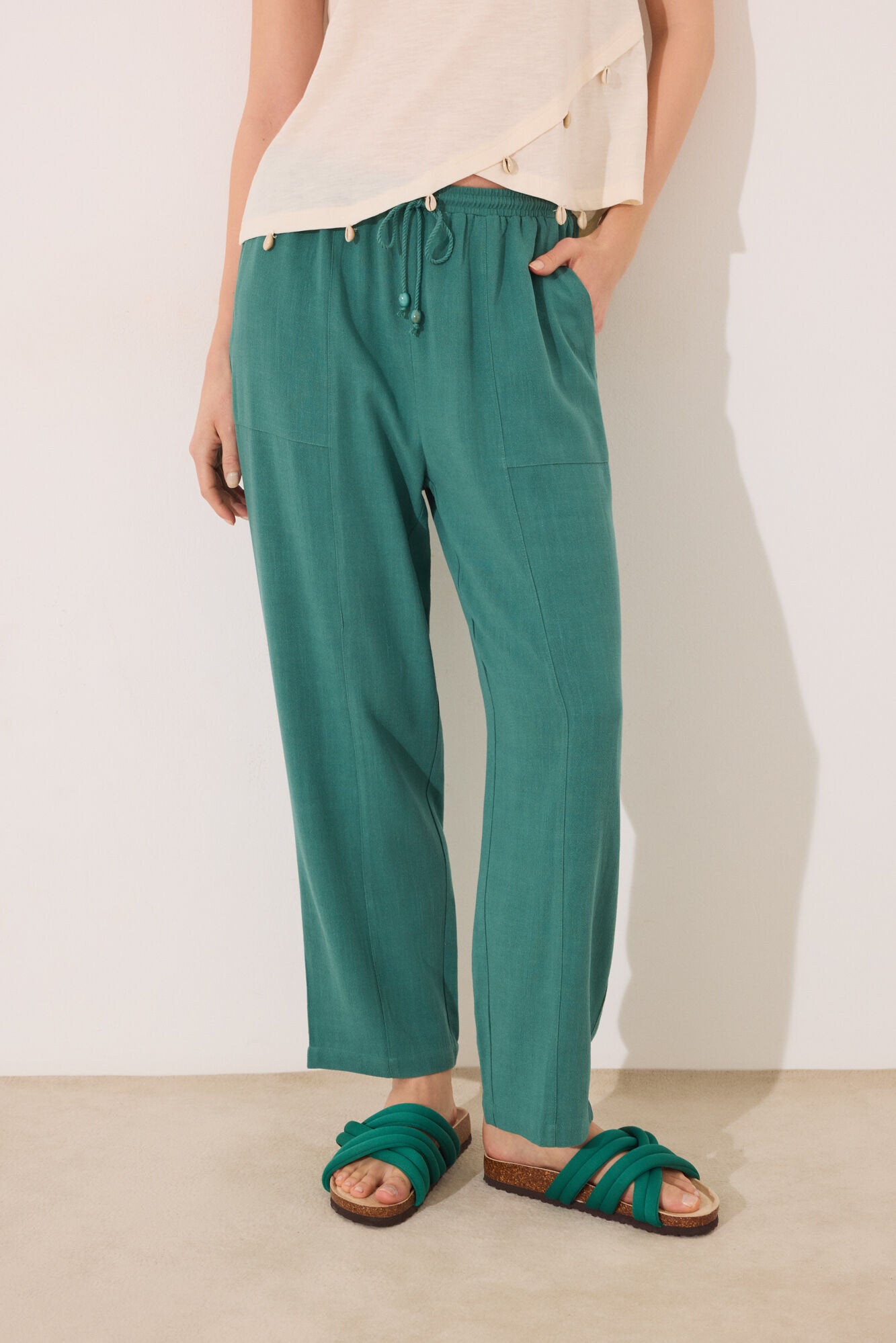Women Secret_Capri Trouser Linen and Green Viscose_3709681_27_03