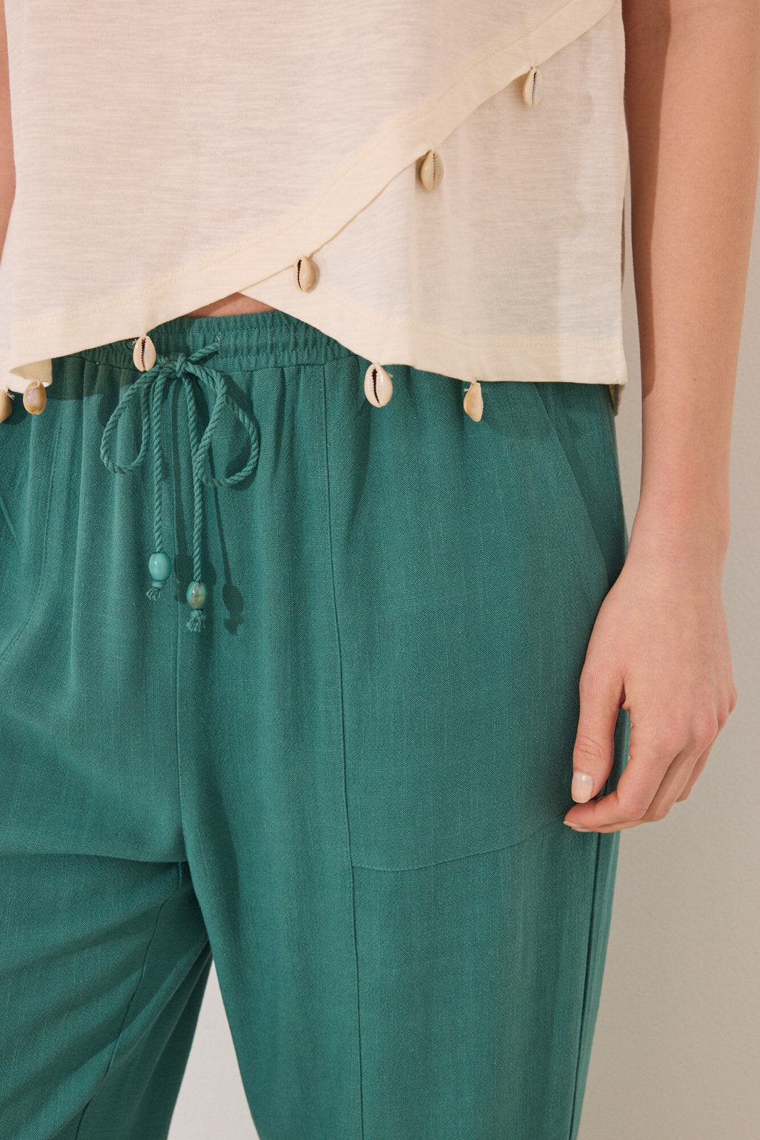 Women Secret_Capri Trouser Linen and Green Viscose_3709681_27_04