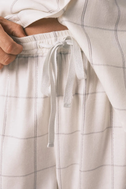 Women Secret_Ivory_White Cotton Flannel Classic Pyjamas with Plaid Print_3792061_96_05