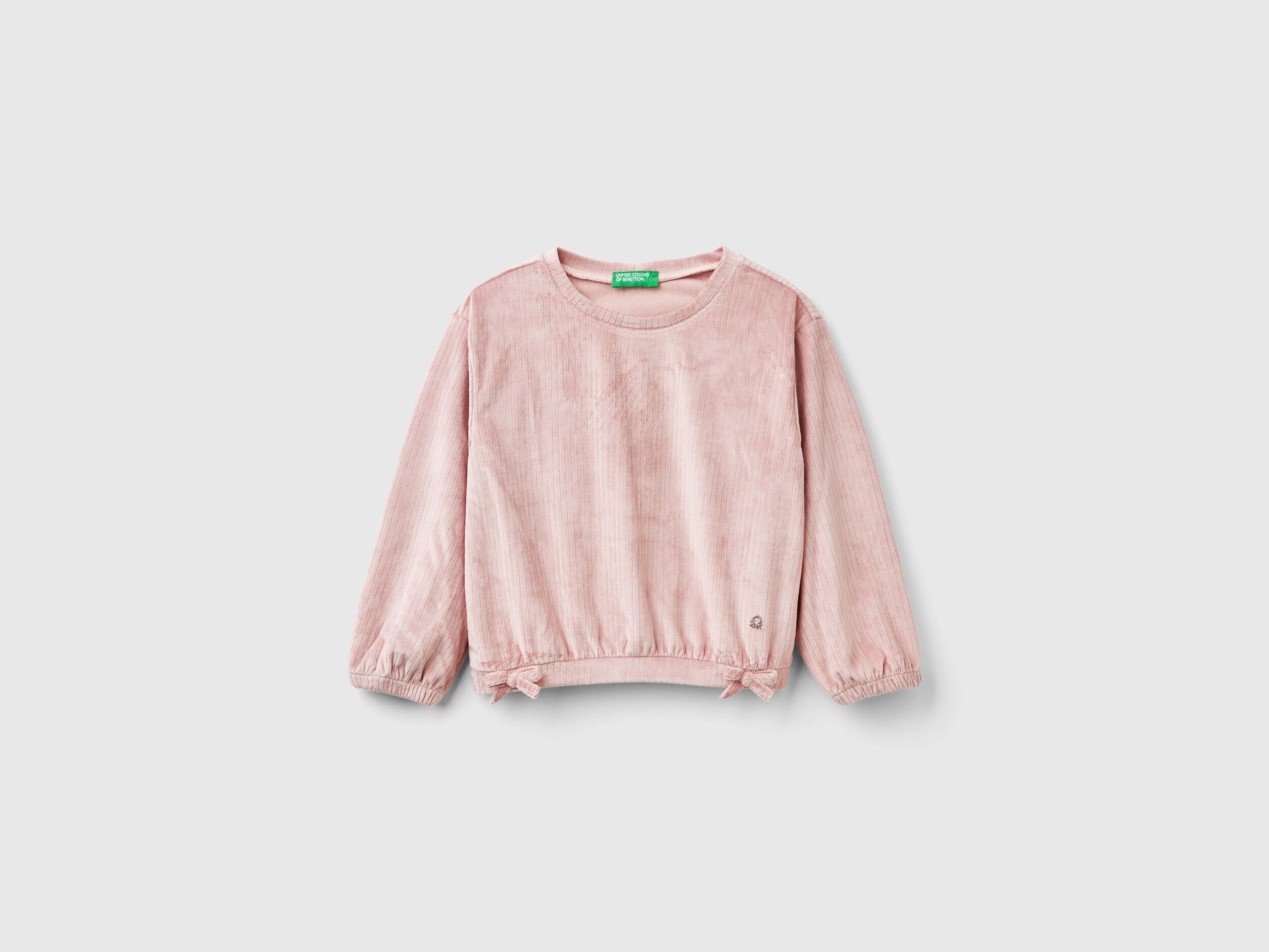 Sweatshirt with Chenille Bows_37JBG10GC_3V5_01