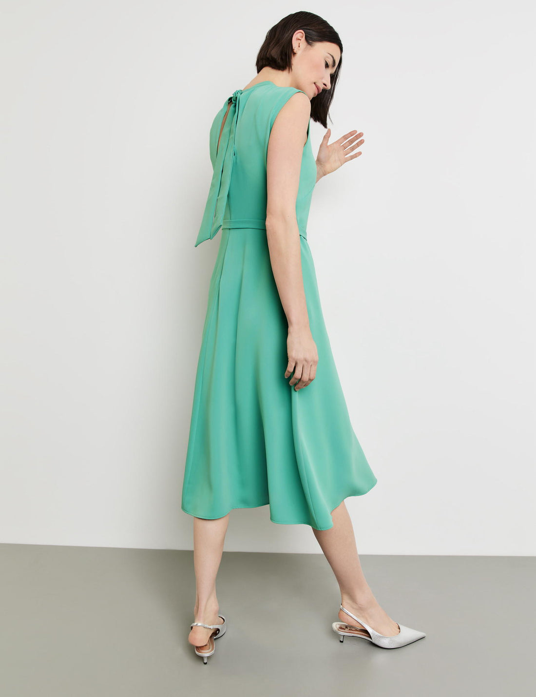 Flowing Dress With Ties_380015-31263_50946_05