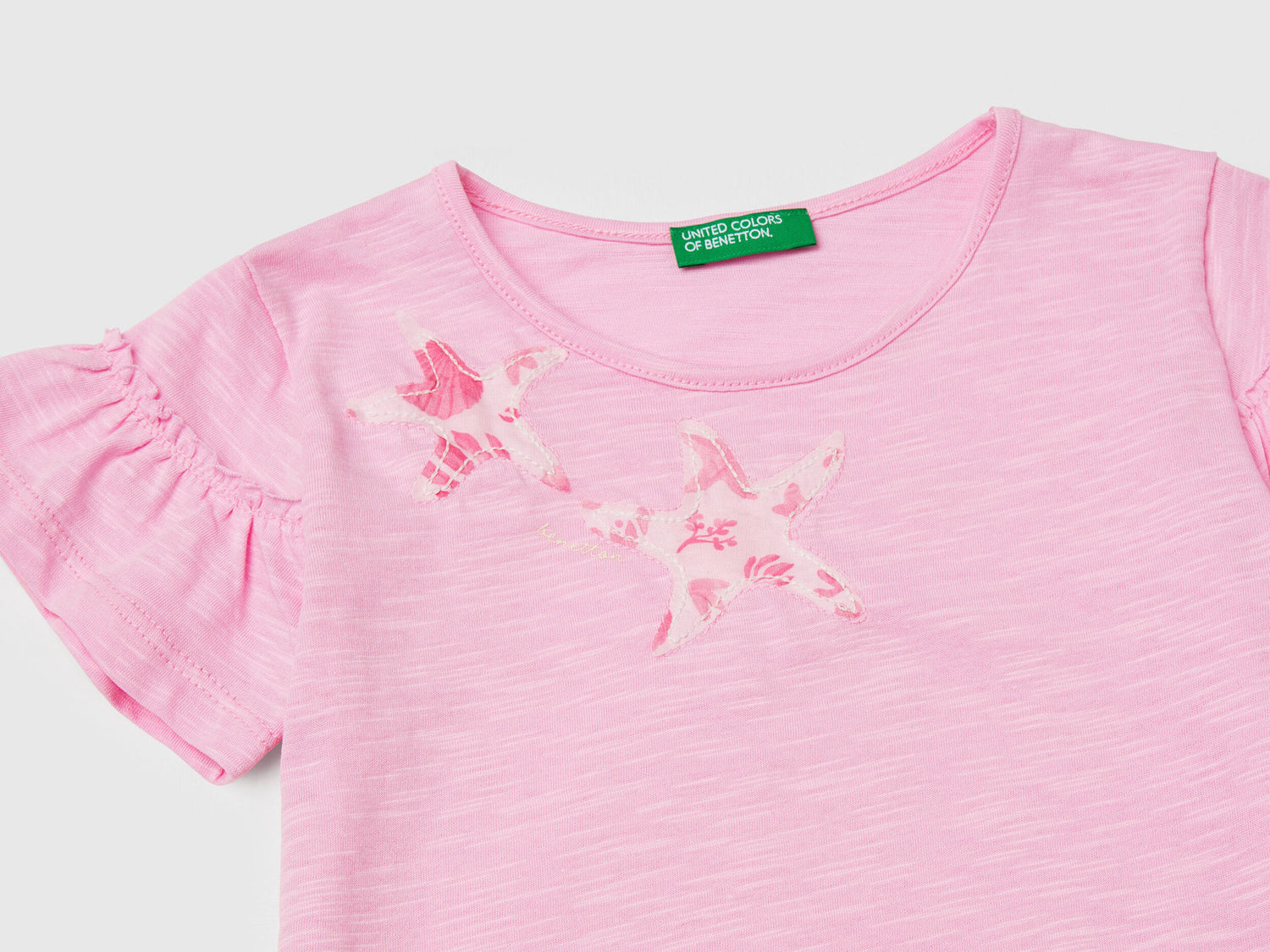 Benetton_T-Shirt with Applique_38V4G10JI_34Q_03