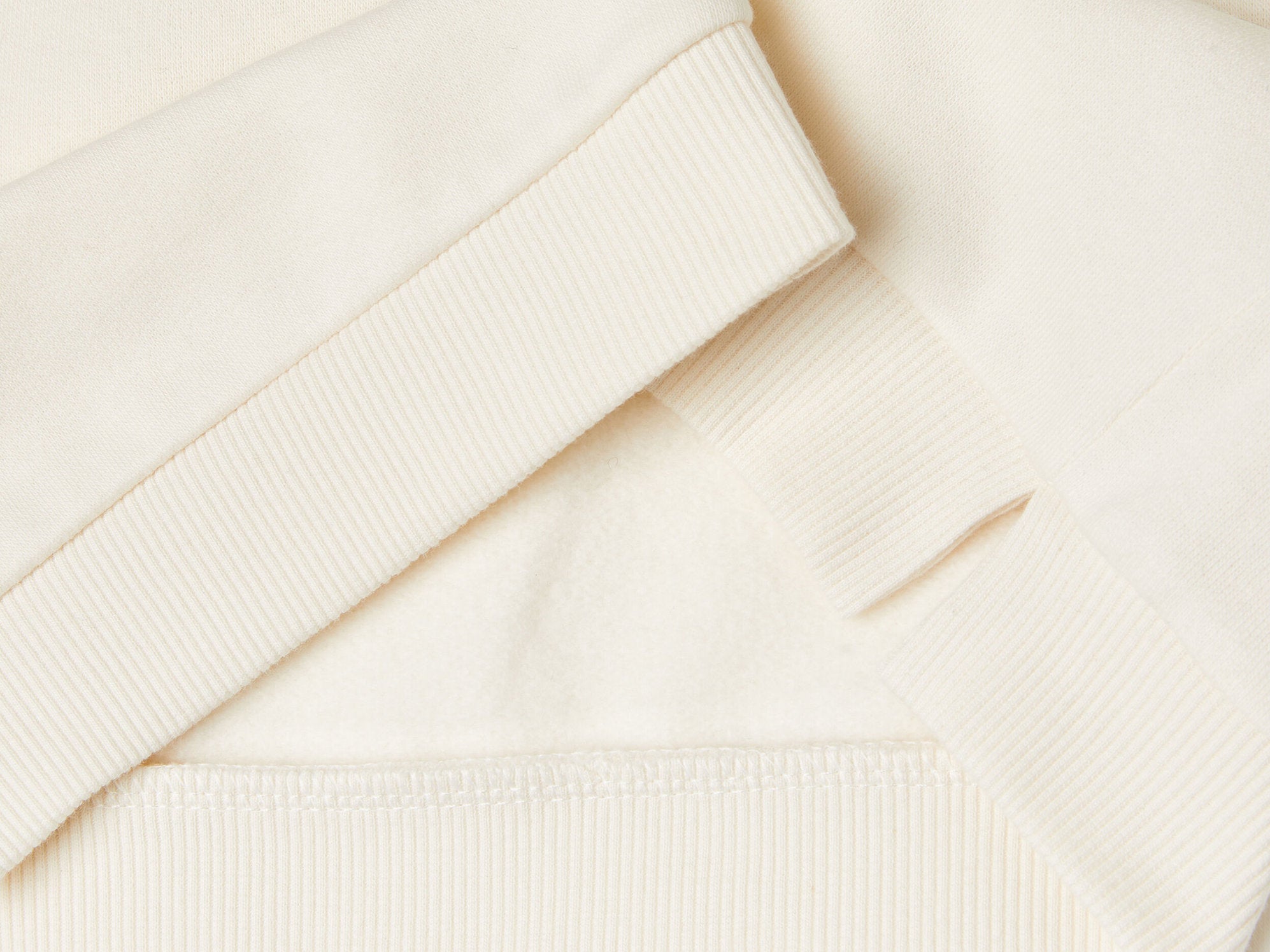 Pullover Sweatshirt with Glittery Print_39M2G10GM_0R2_03