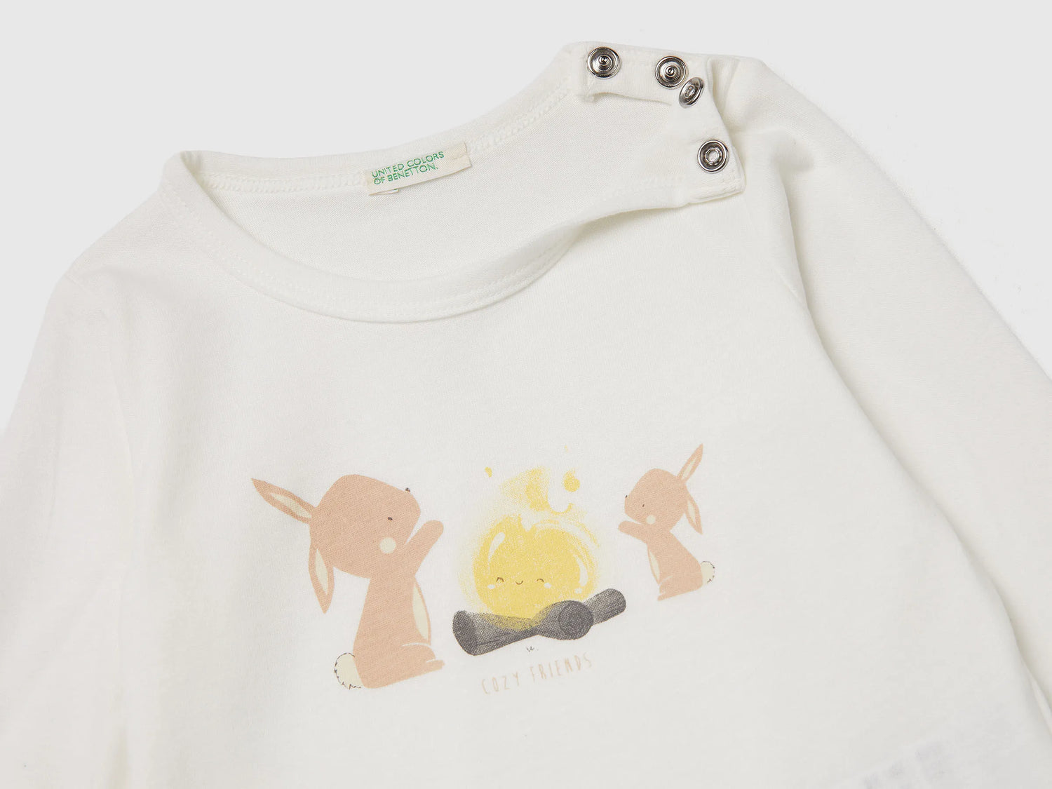 Benetton_Creamy White_Cotton T-Shirt with Print_3ATNA106O_909_03