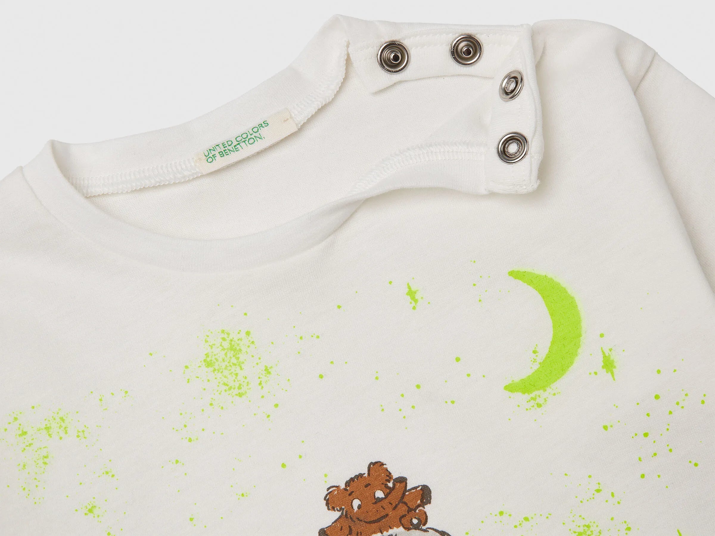 Benetton_Creamy White_T-Shirt with Shiny Print_3ATNA106R_074_03