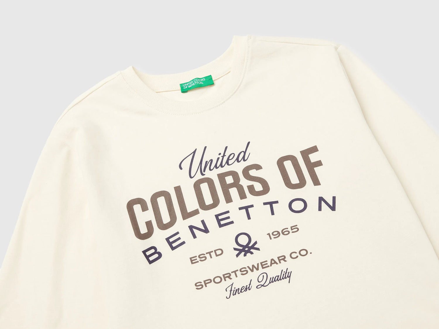 Benetton_Creamy White_Warm T-Shirt with Logo Print_3ATNC10QU_3C9_03