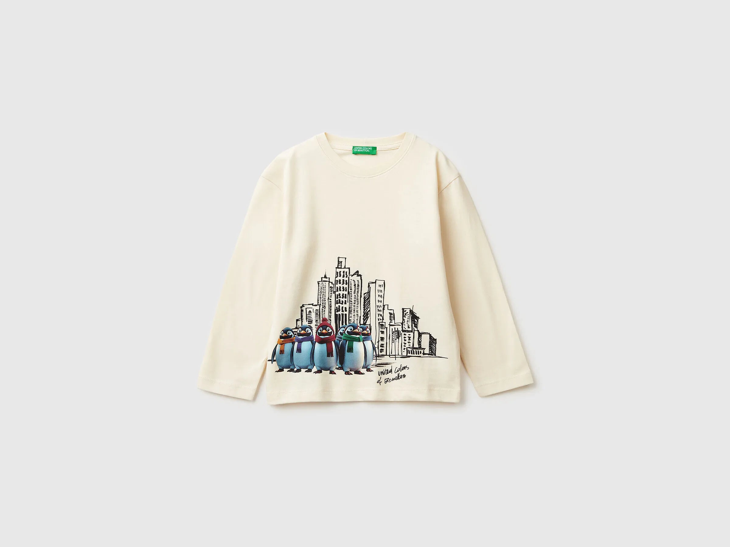 Benetton_Creamy White_T-Shirt with Print on Front and Back_3ATNG10KV_3C9_01