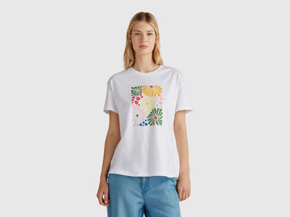 Benetton_Regular Fit T-Shirt with Floral Print_3BL0D10AK_101_01