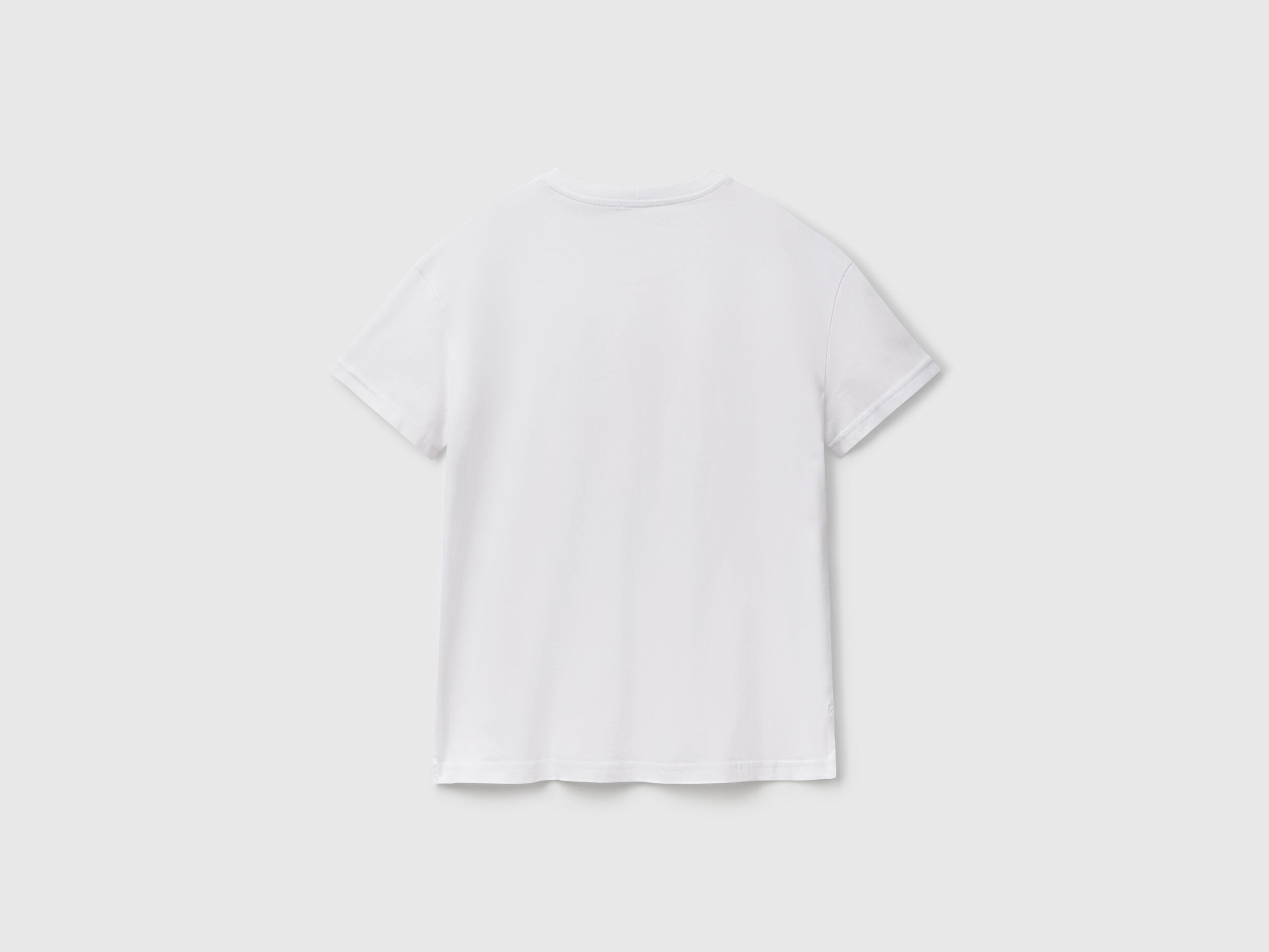 Benetton_Regular Fit T-Shirt with Floral Print_3BL0D10AK_904_04
