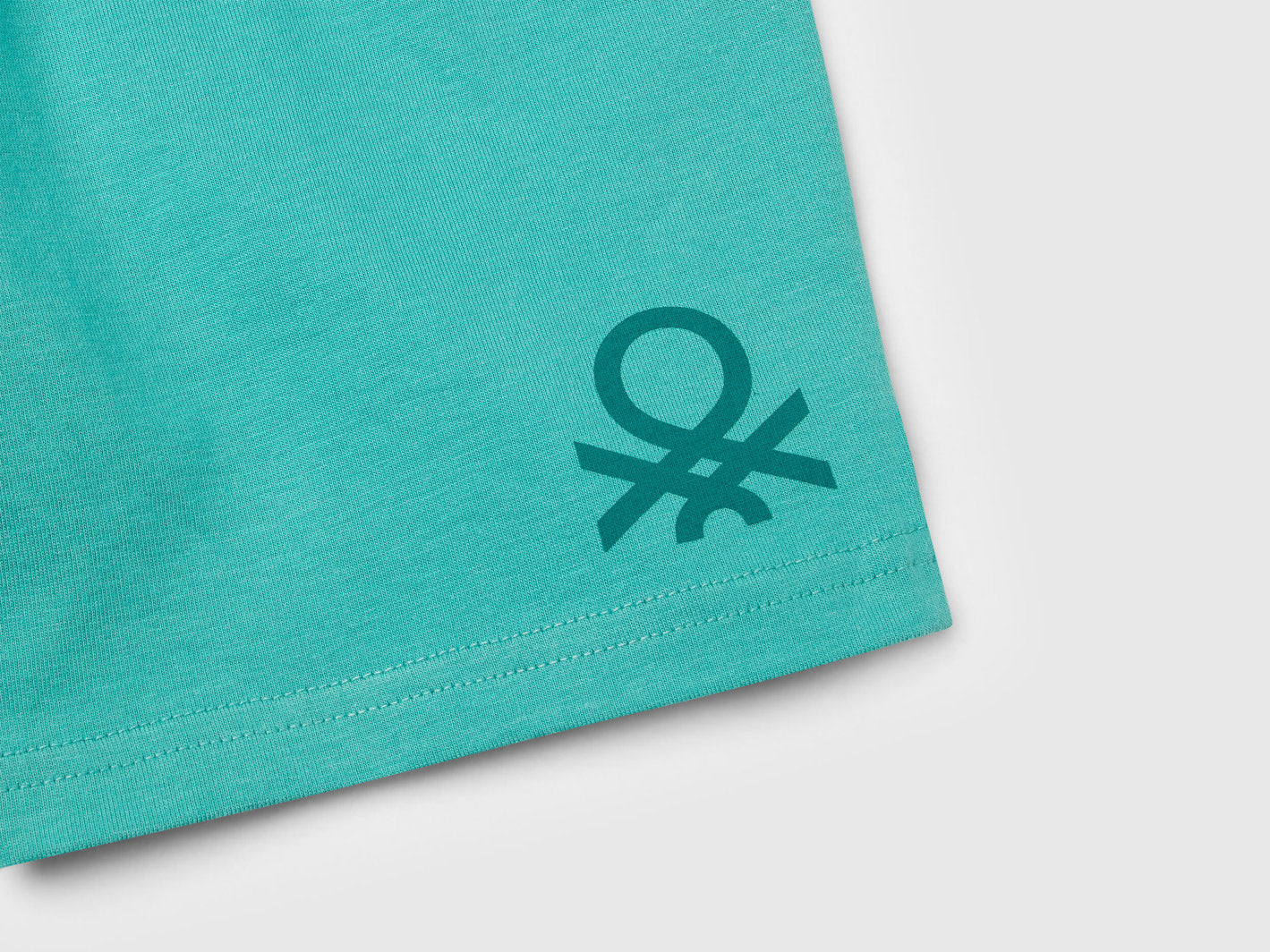 Benetton_Regular Fit Bermudas_3BL0G900Q_08N_03